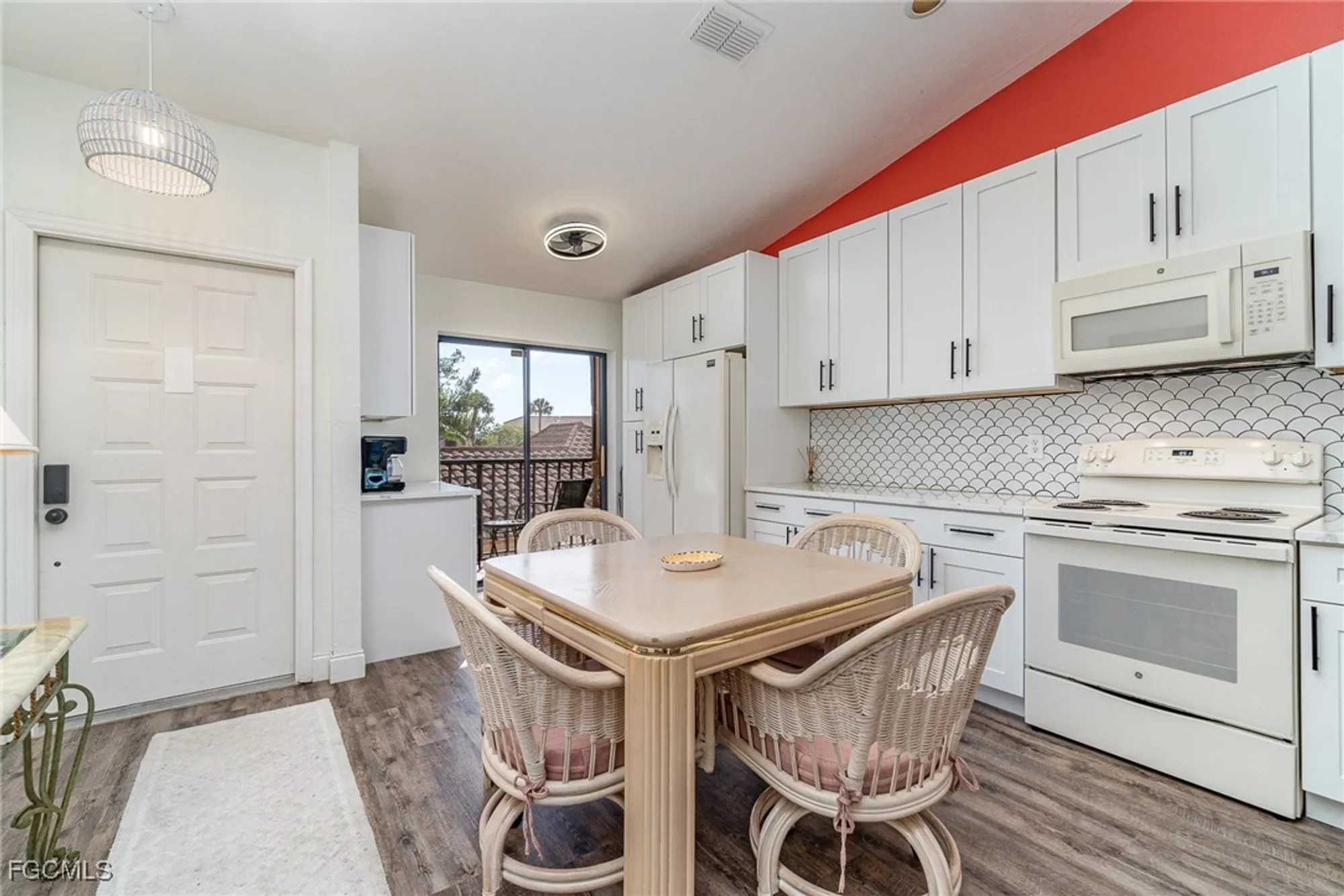 Property Slideshow image 12 of 28 | 13120 cross creek blvd 208, Fort Myers, FL, 33912