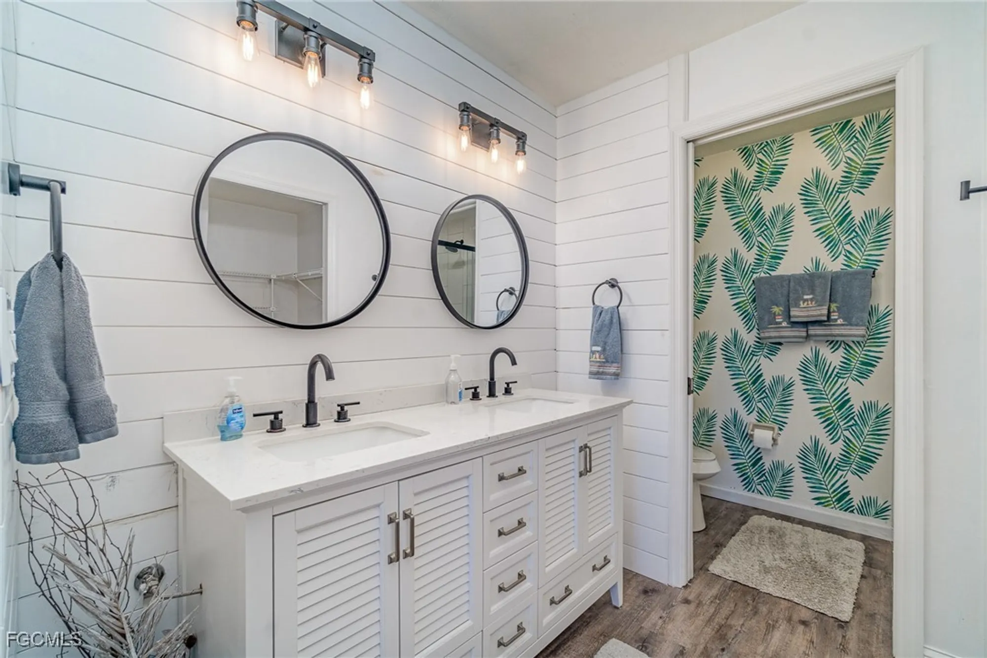 Property Slideshow image 20 of 28 | 13120 cross creek blvd 208, Fort Myers, FL, 33912