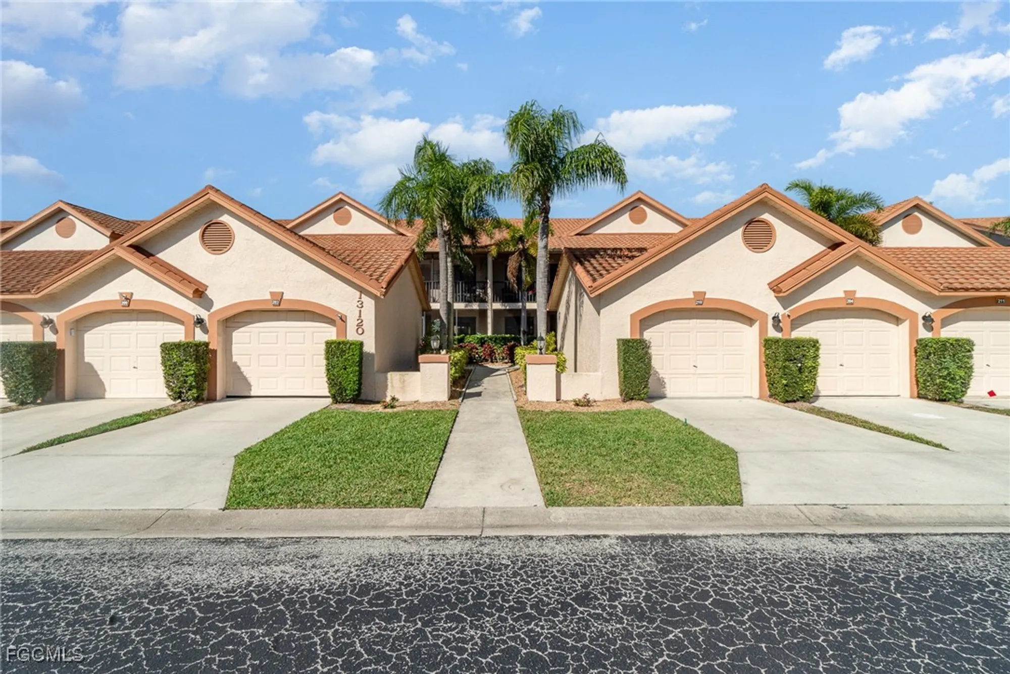 Property Slideshow image 3 of 28 | 13120 cross creek blvd 208, Fort Myers, FL, 33912