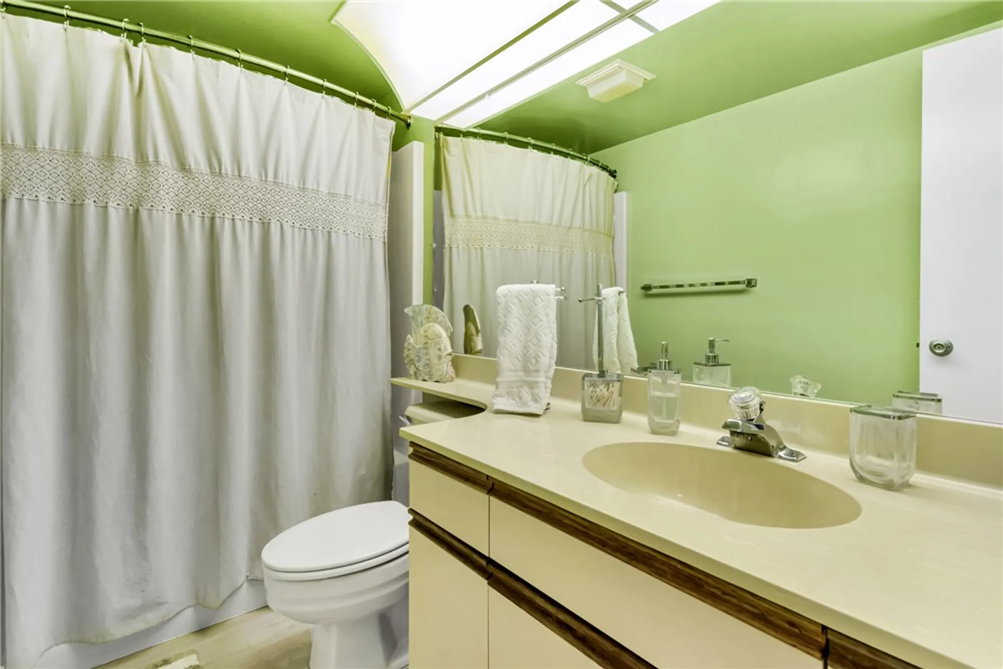 Property Slideshow image 25 of 35 | 29 plantation dr apt 202, Vero Beach, FL, 32966