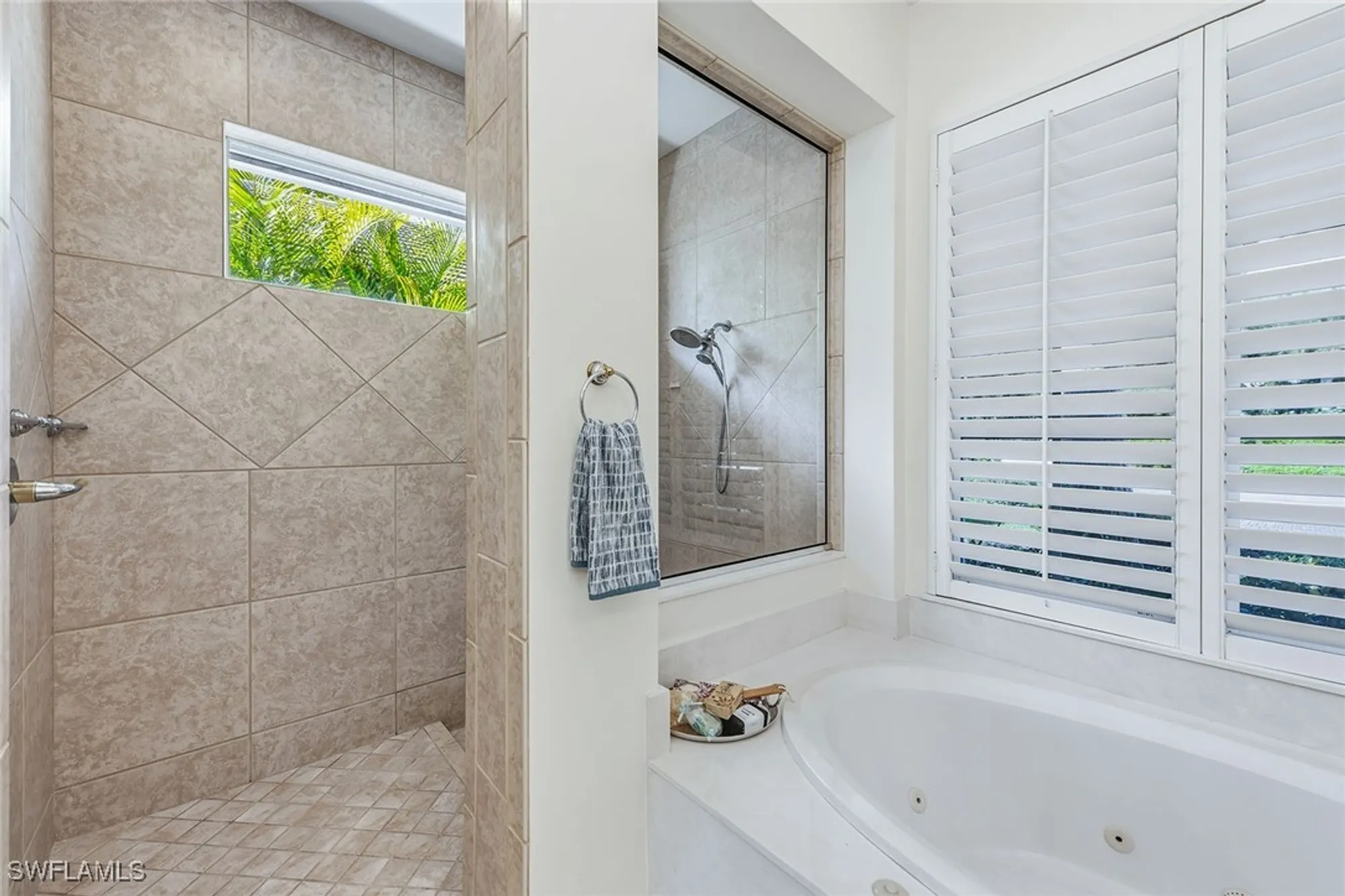 Property Slideshow image 17 of 50 | 7754 mulberry ln, Naples, FL, 34114