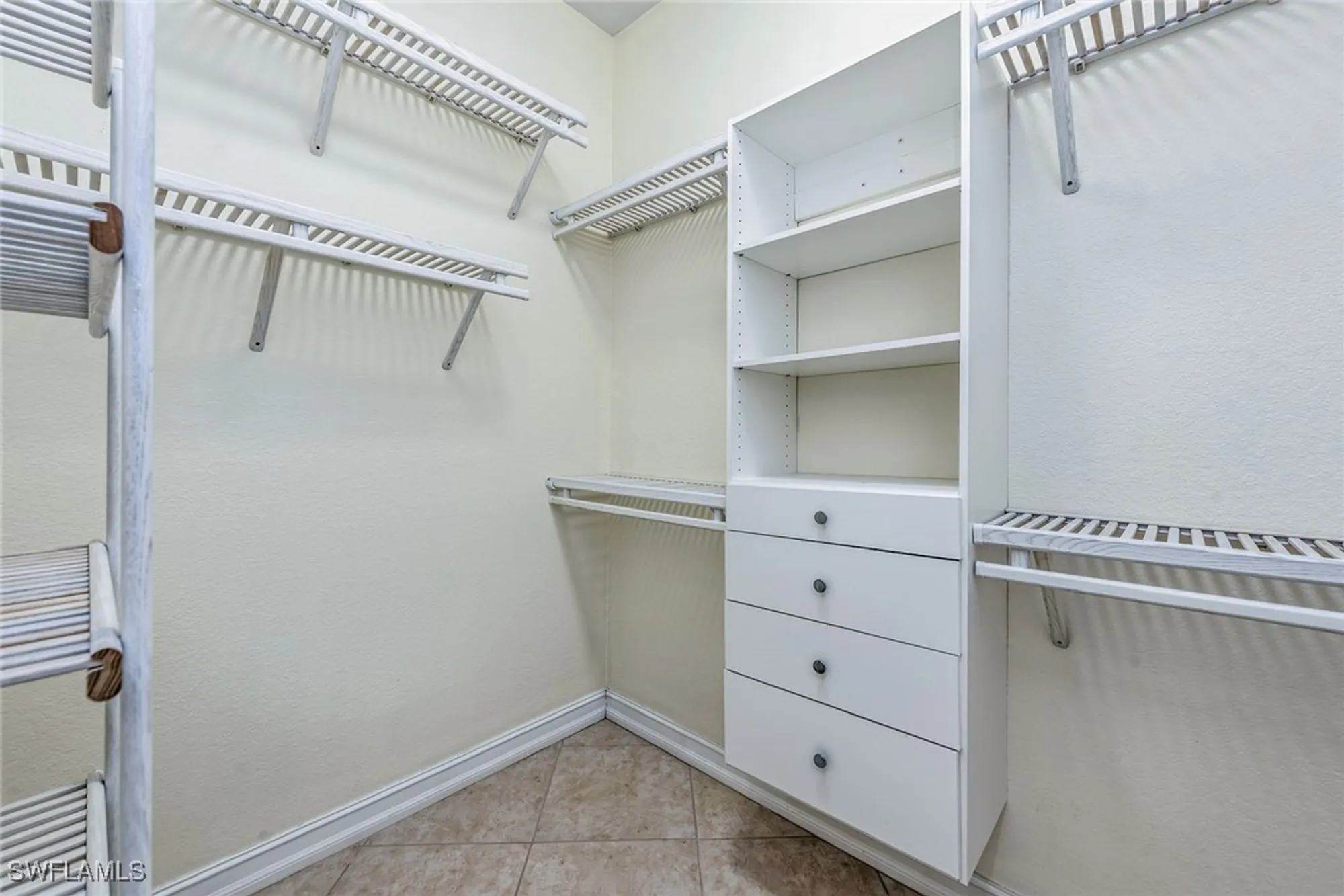 Property Slideshow image 19 of 50 | 7754 mulberry ln, Naples, FL, 34114