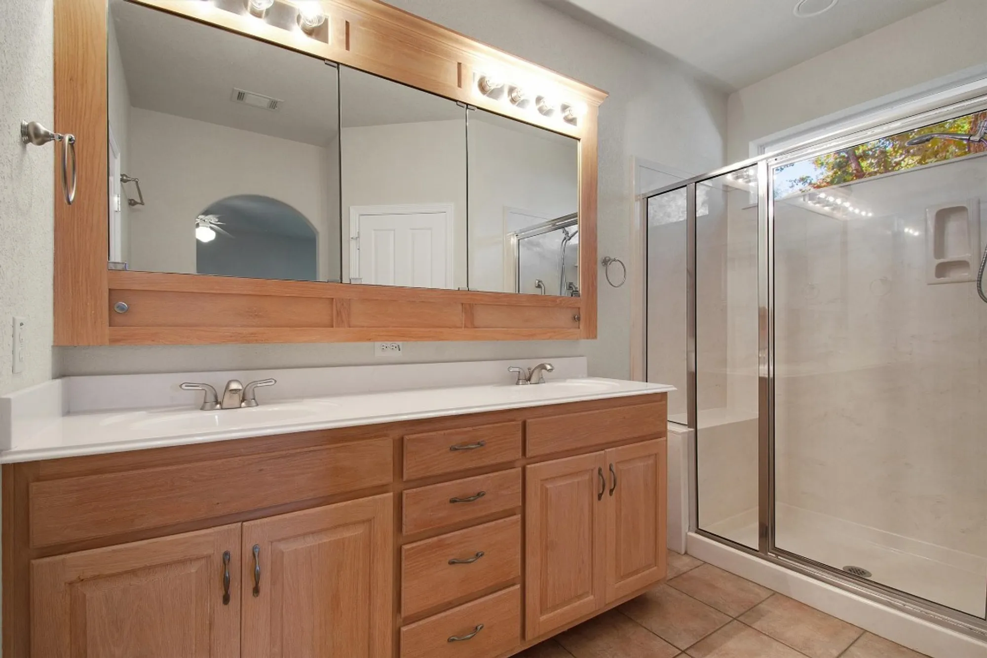 Property Slideshow image 18 of 34 | 102 lavaca ln, Georgetown, TX, 78628