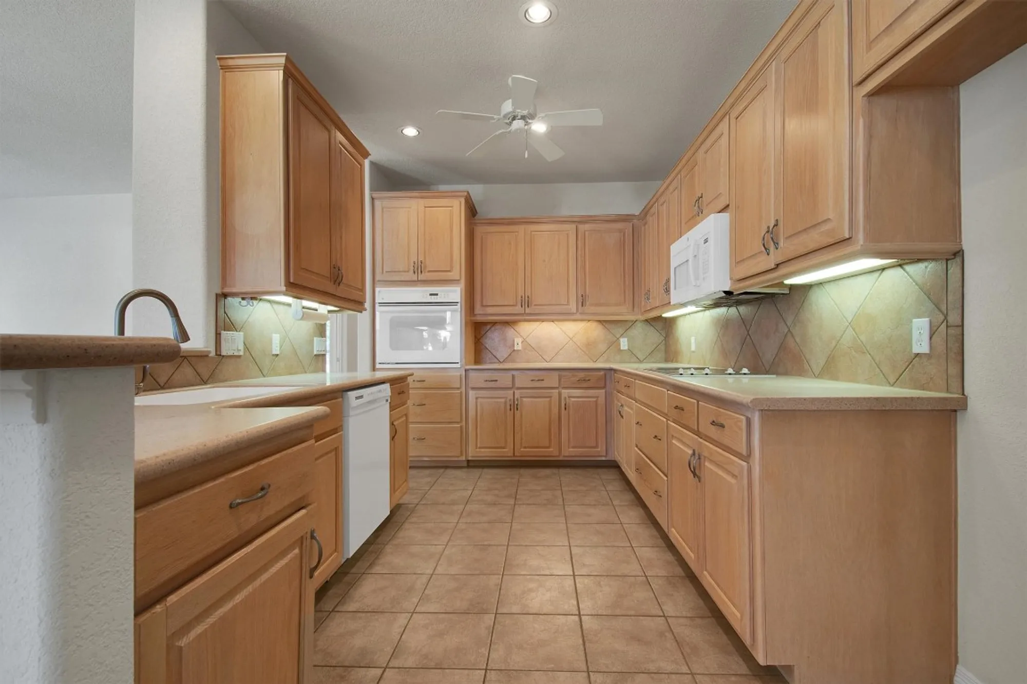 Property Slideshow image 10 of 34 | 102 lavaca ln, Georgetown, TX, 78628