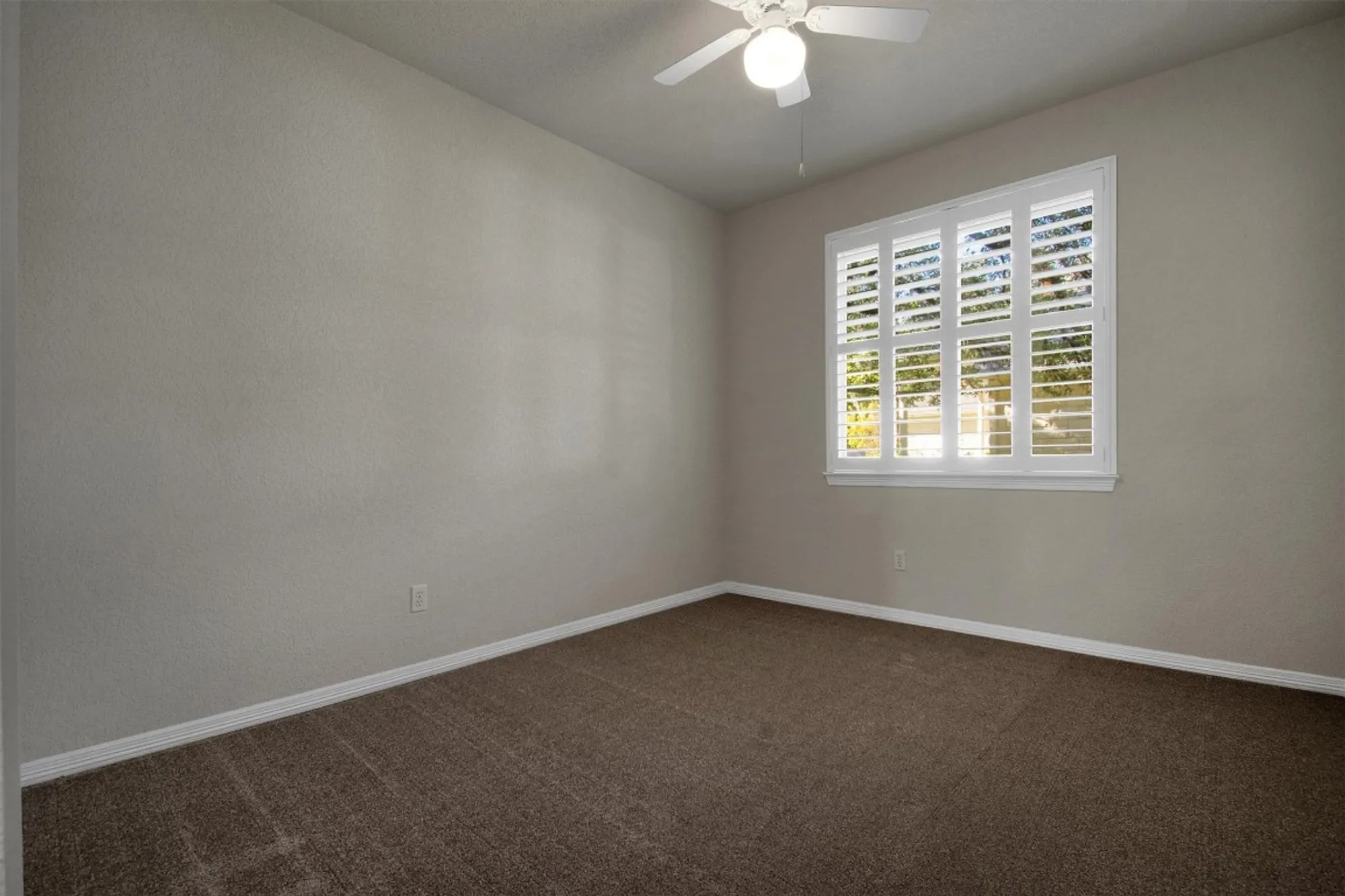 Property Slideshow image 26 of 34 | 102 lavaca ln, Georgetown, TX, 78628