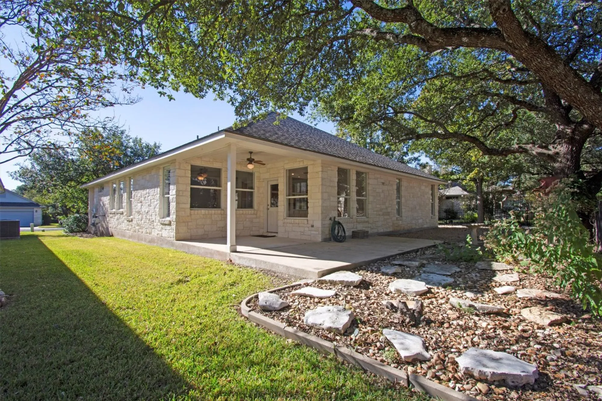 Property Slideshow image 29 of 34 | 102 lavaca ln, Georgetown, TX, 78628