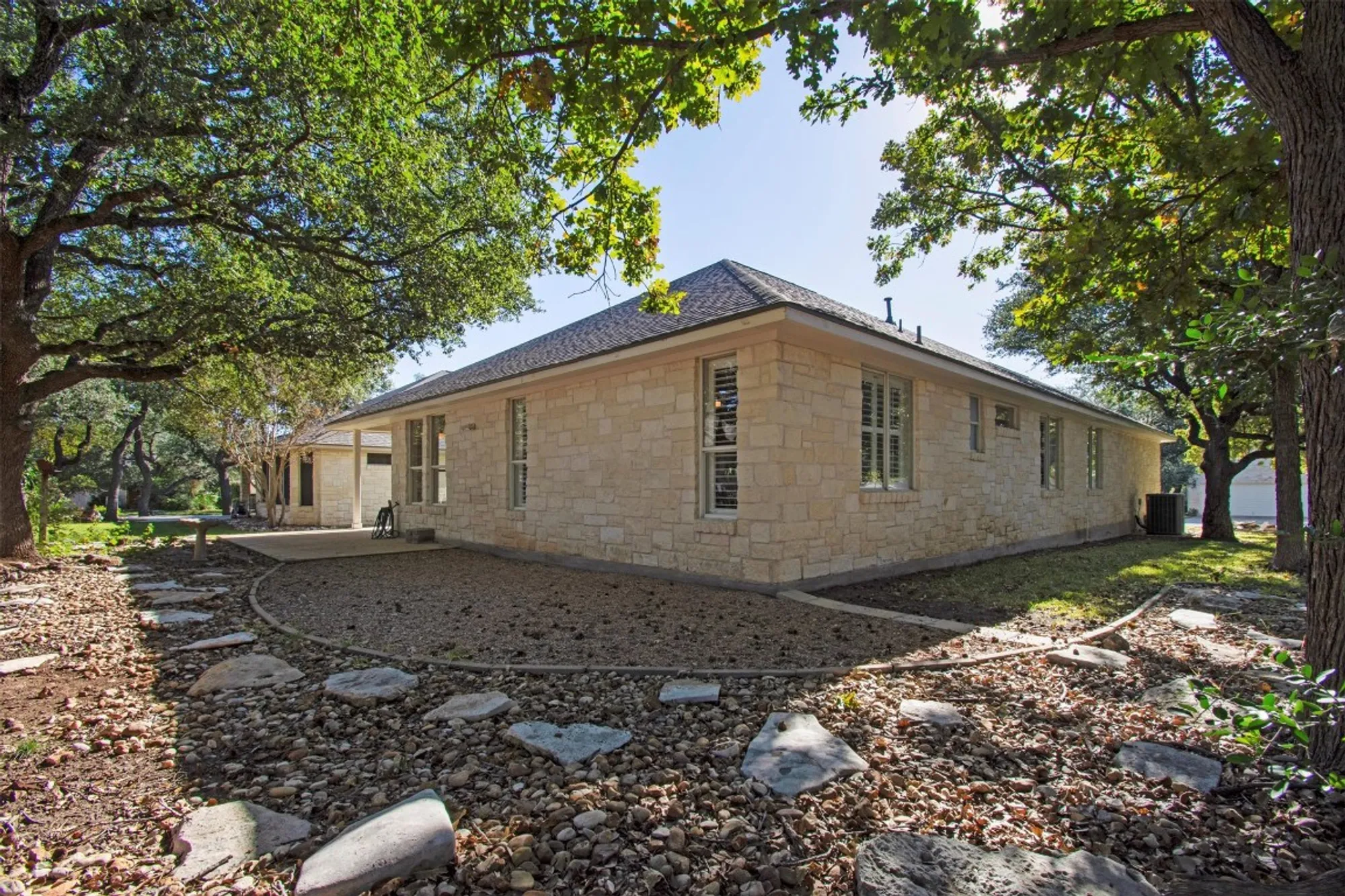 Property Slideshow image 30 of 34 | 102 lavaca ln, Georgetown, TX, 78628