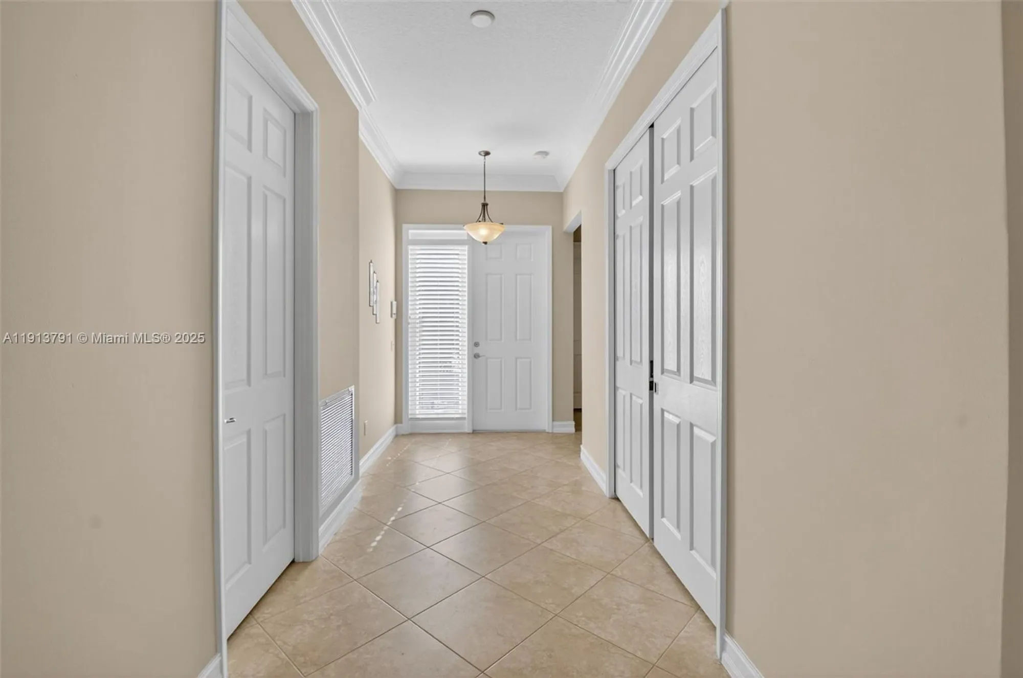 Property Slideshow image 17 of 72 | 6833 watertown dr, Boynton Beach, FL, 33437