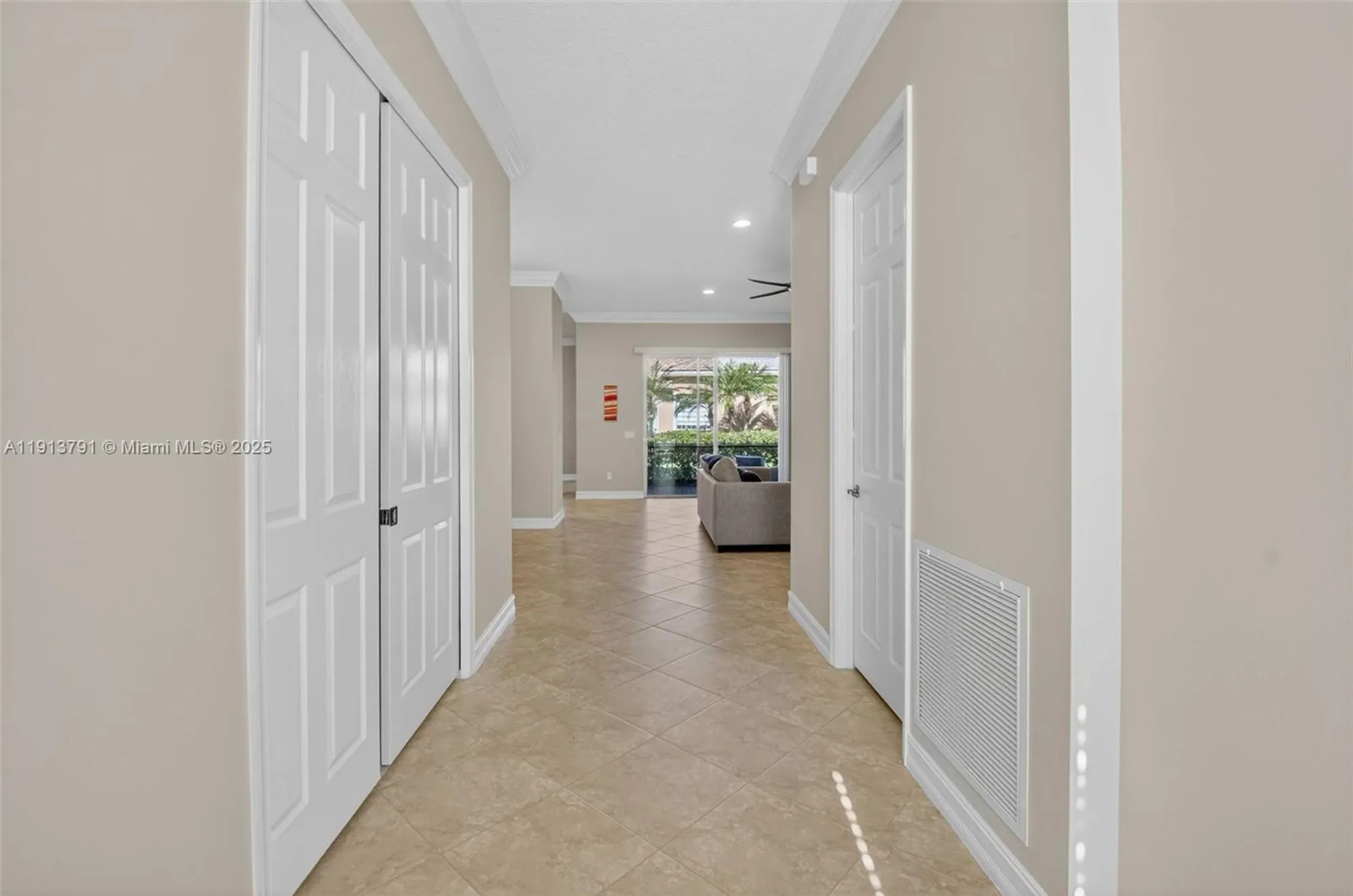 Property Slideshow image 18 of 72 | 6833 watertown dr, Boynton Beach, FL, 33437