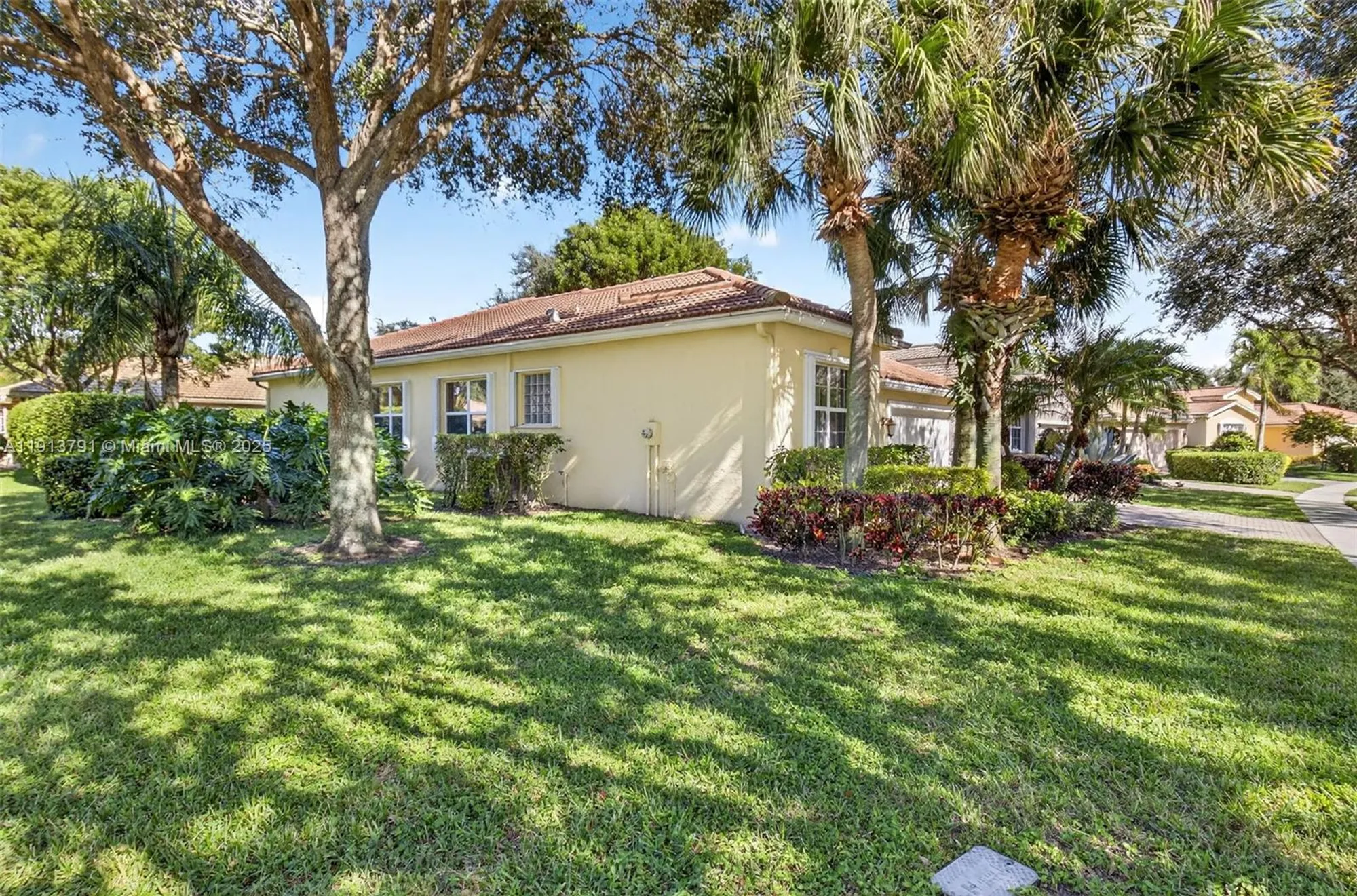 Property Slideshow image 26 of 72 | 6833 watertown dr, Boynton Beach, FL, 33437