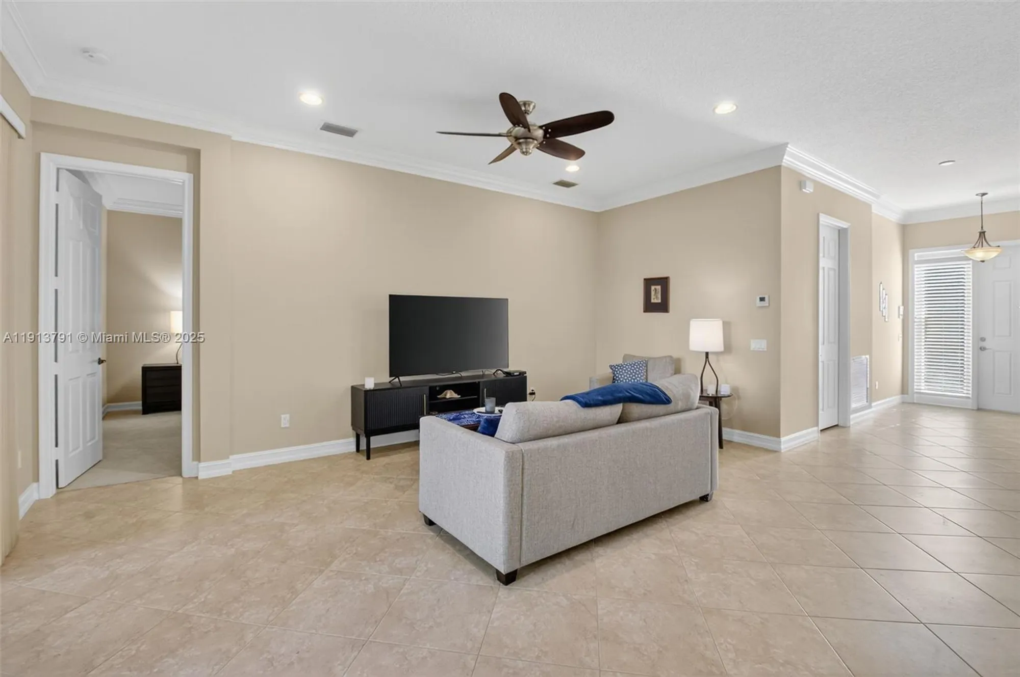Property Slideshow image 21 of 72 | 6833 watertown dr, Boynton Beach, FL, 33437