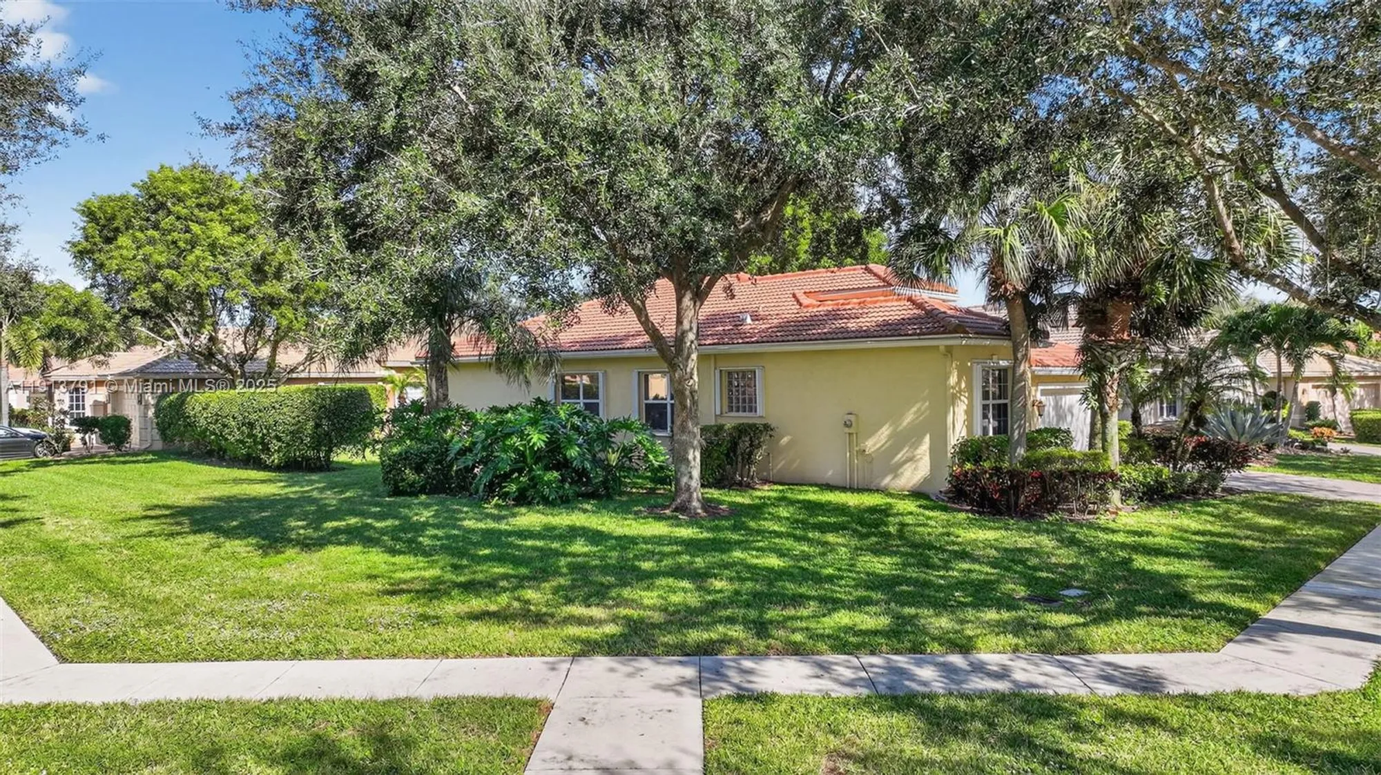 Property Slideshow image 40 of 72 | 6833 watertown dr, Boynton Beach, FL, 33437