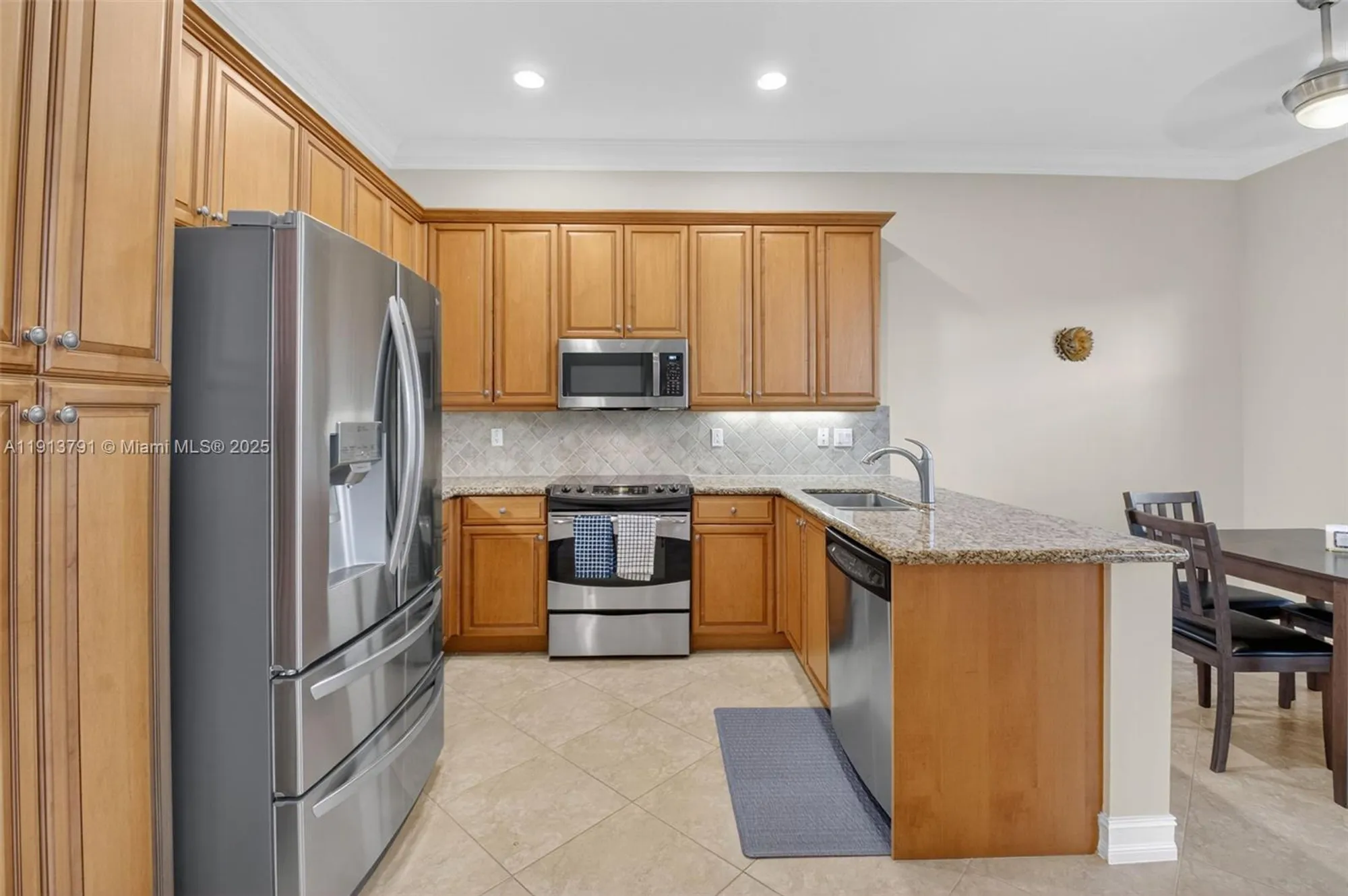 Property Slideshow image 7 of 72 | 6833 watertown dr, Boynton Beach, FL, 33437