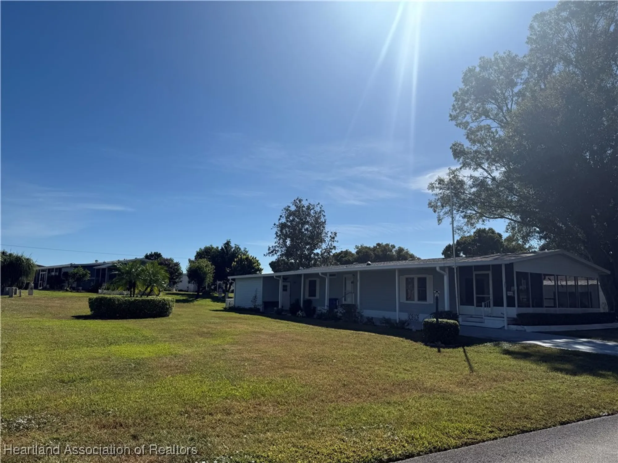 Property Slideshow image 24 of 26 | 27 venetian pkwy, Lake Placid, FL, 33852