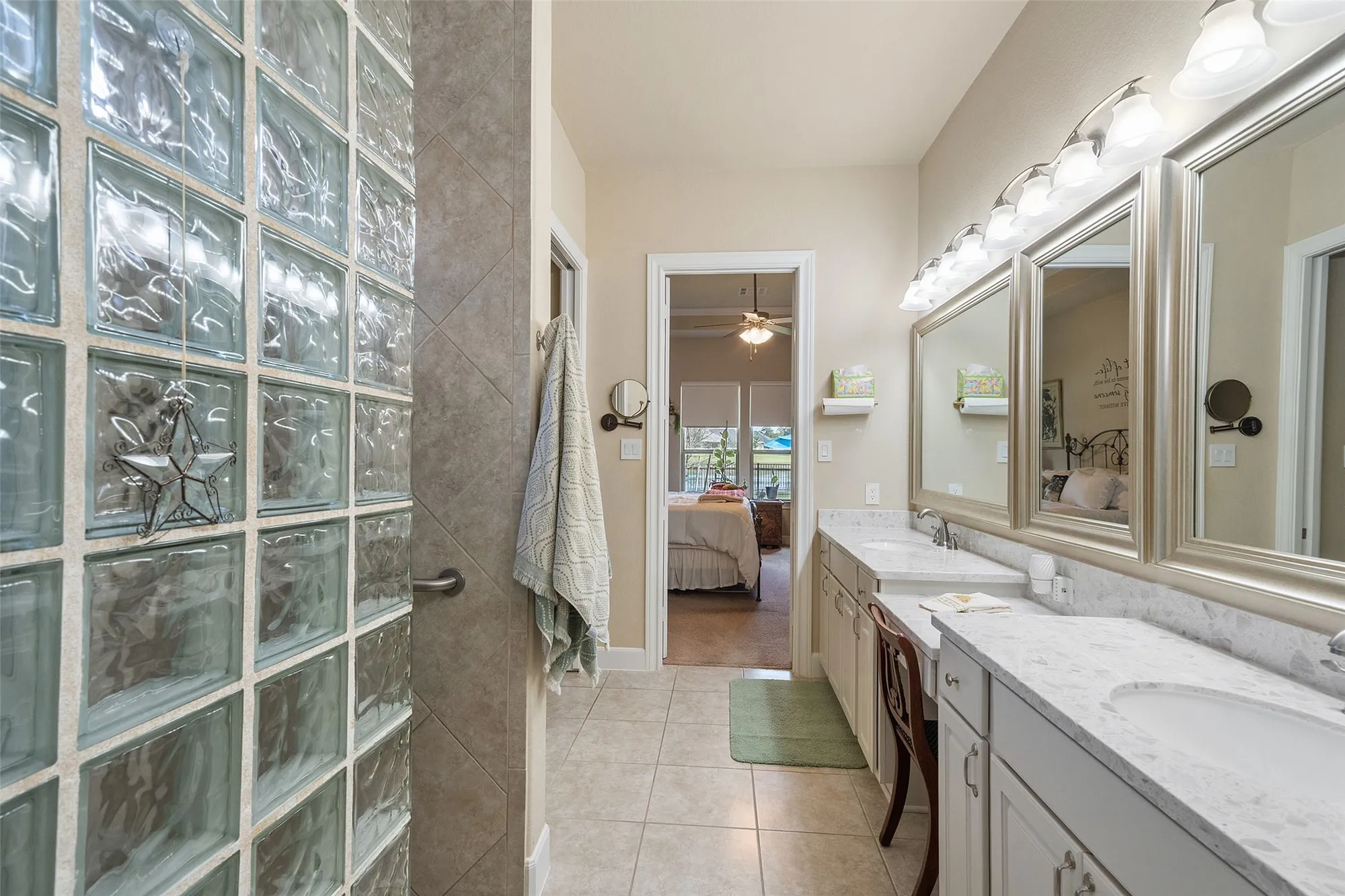 Property Slideshow image 19 of 37 | 5634 fountain villas way, Conroe, TX, 77304