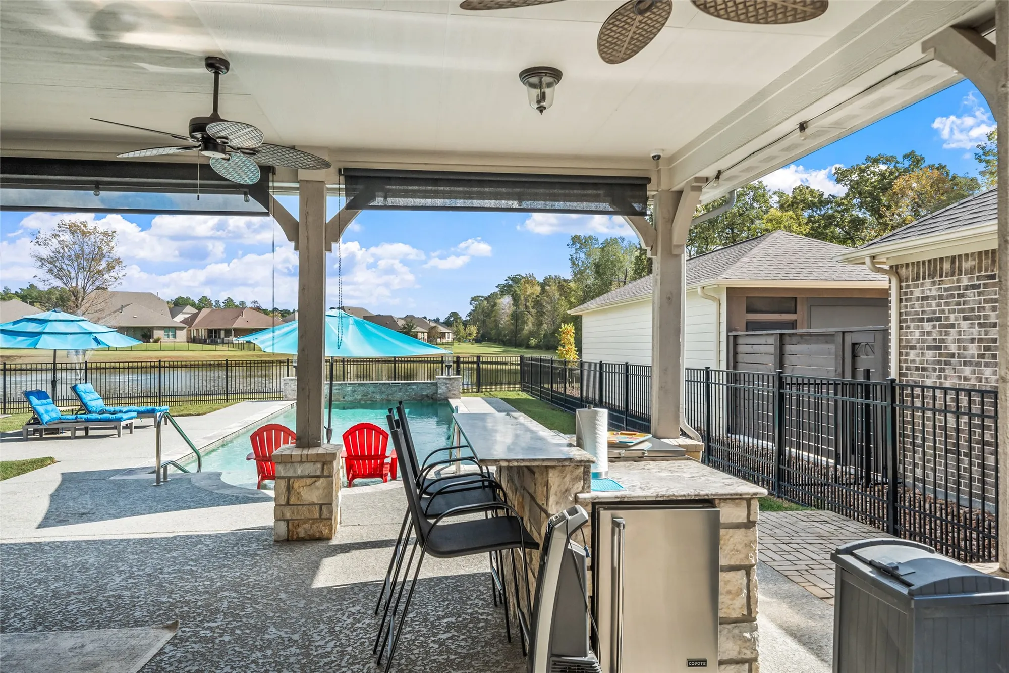 Property Slideshow image 27 of 37 | 5634 fountain villas way, Conroe, TX, 77304