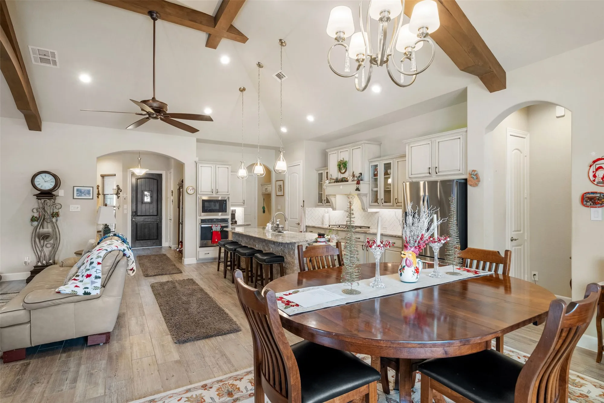 Property Slideshow image 8 of 37 | 5634 fountain villas way, Conroe, TX, 77304