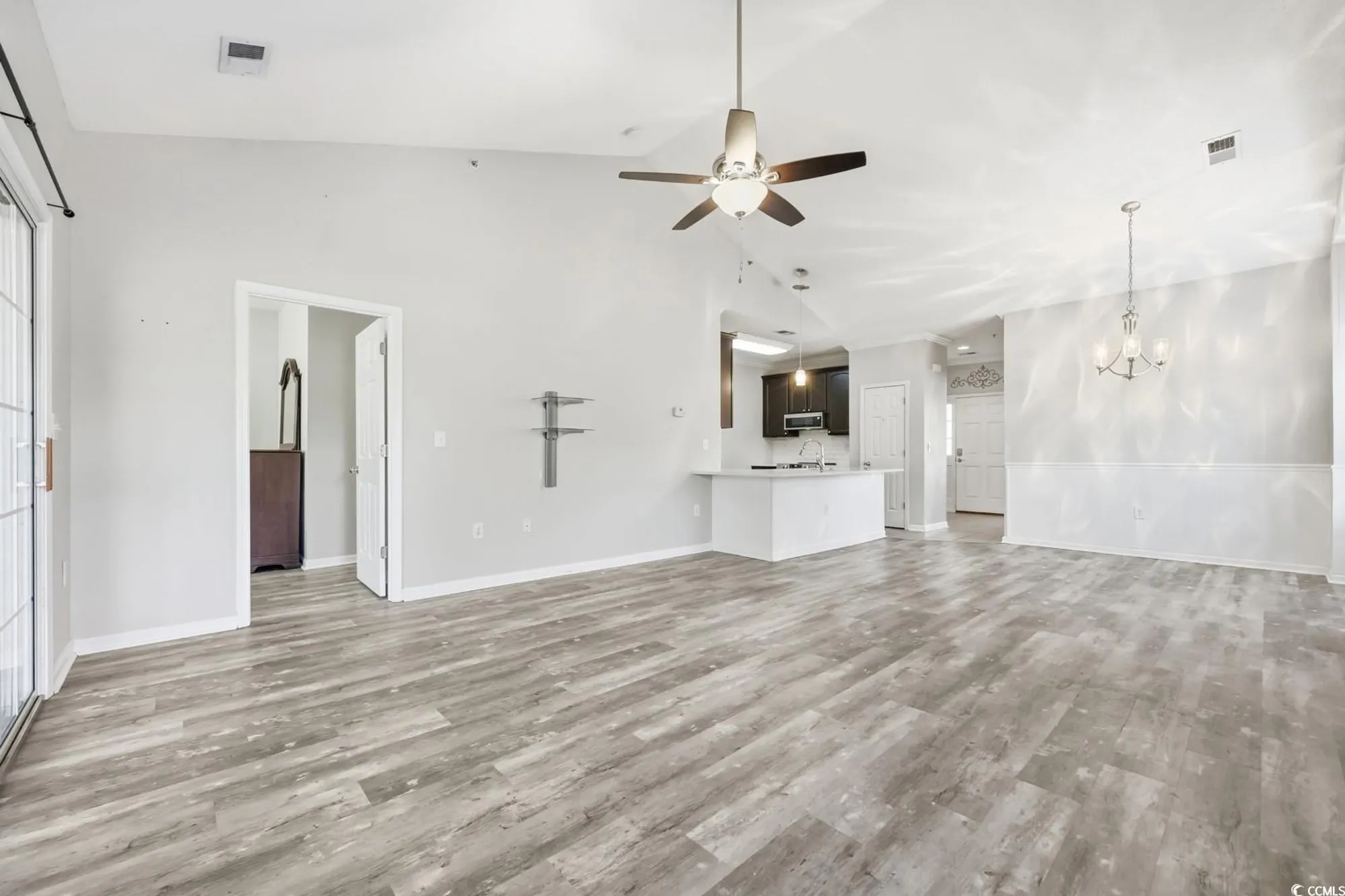 Property Slideshow image 13 of 40 | 5828 longwood dr 12-301, Murrells Inlet, SC, 29576