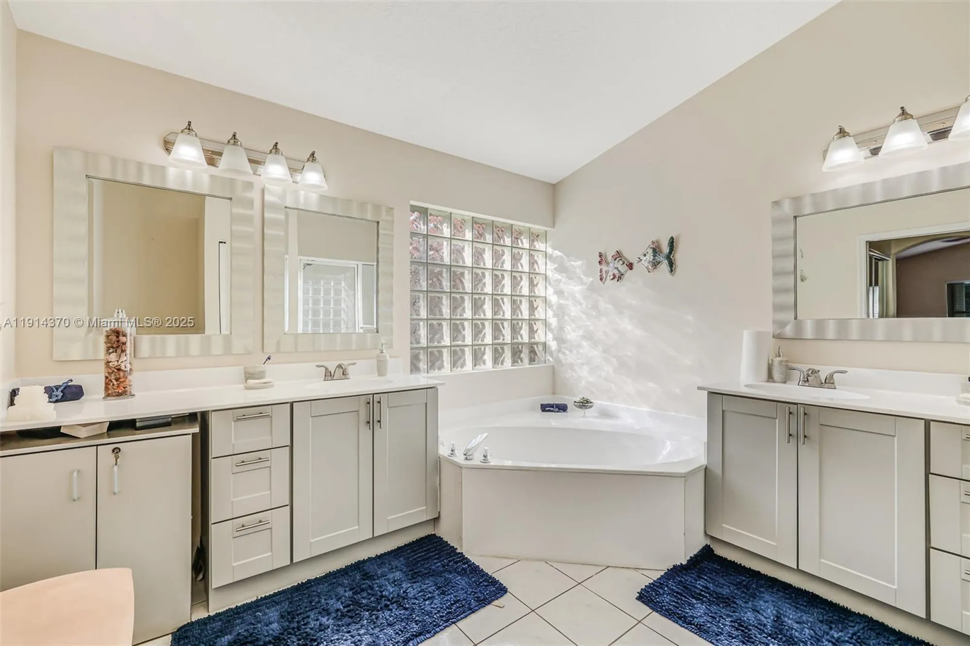 Property Slideshow image 34 of 67 | 7390 lugano dr, Boynton Beach, FL, 33437