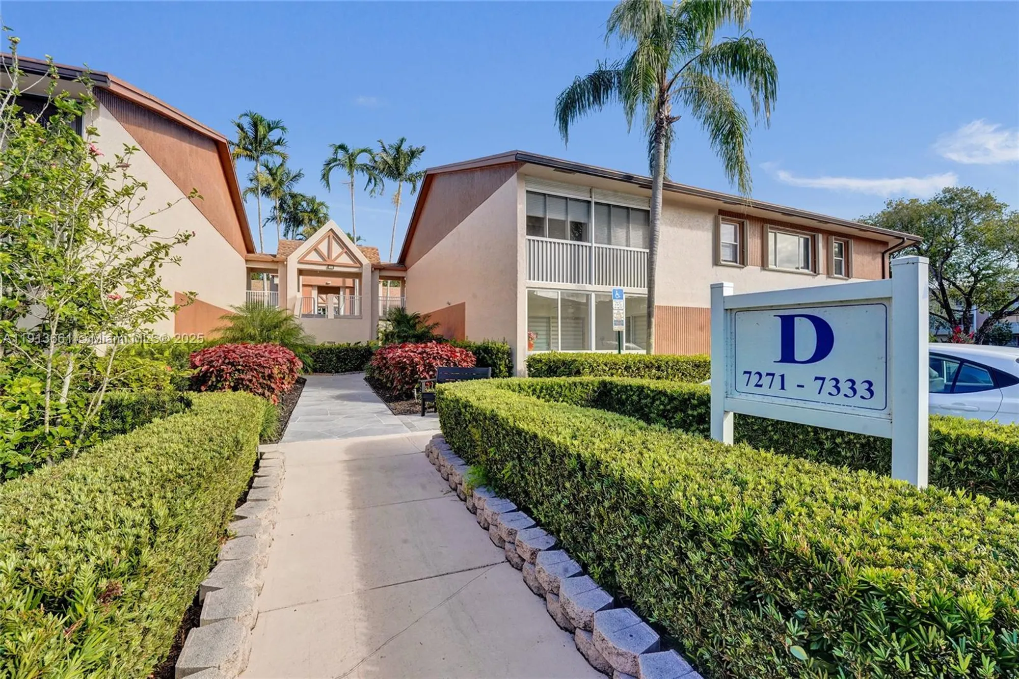 Property Slideshow image 1 of 38 | 7331 s devon dr # 215, Tamarac, FL, 33321