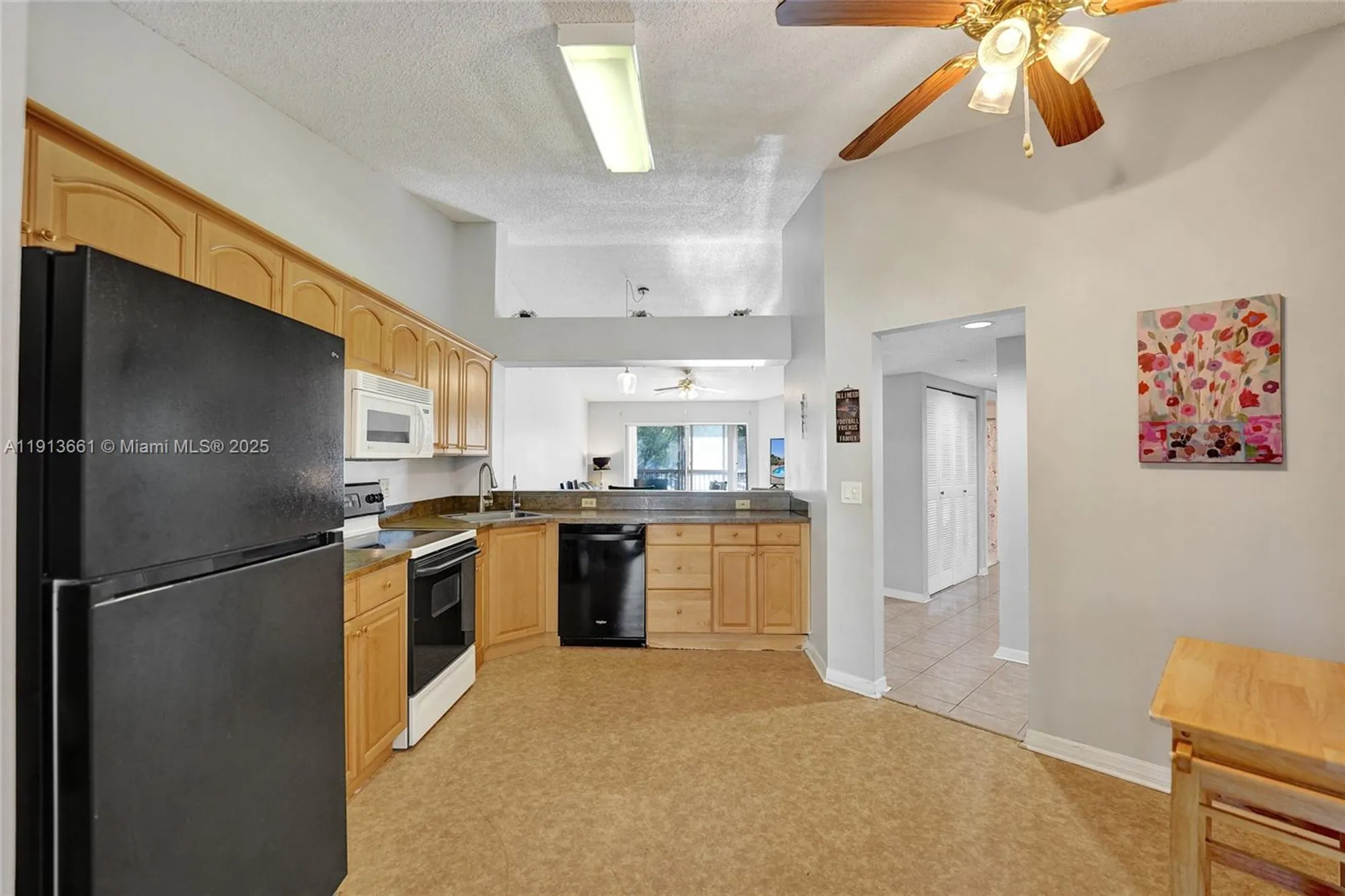 Property Slideshow image 10 of 38 | 7331 s devon dr # 215, Tamarac, FL, 33321
