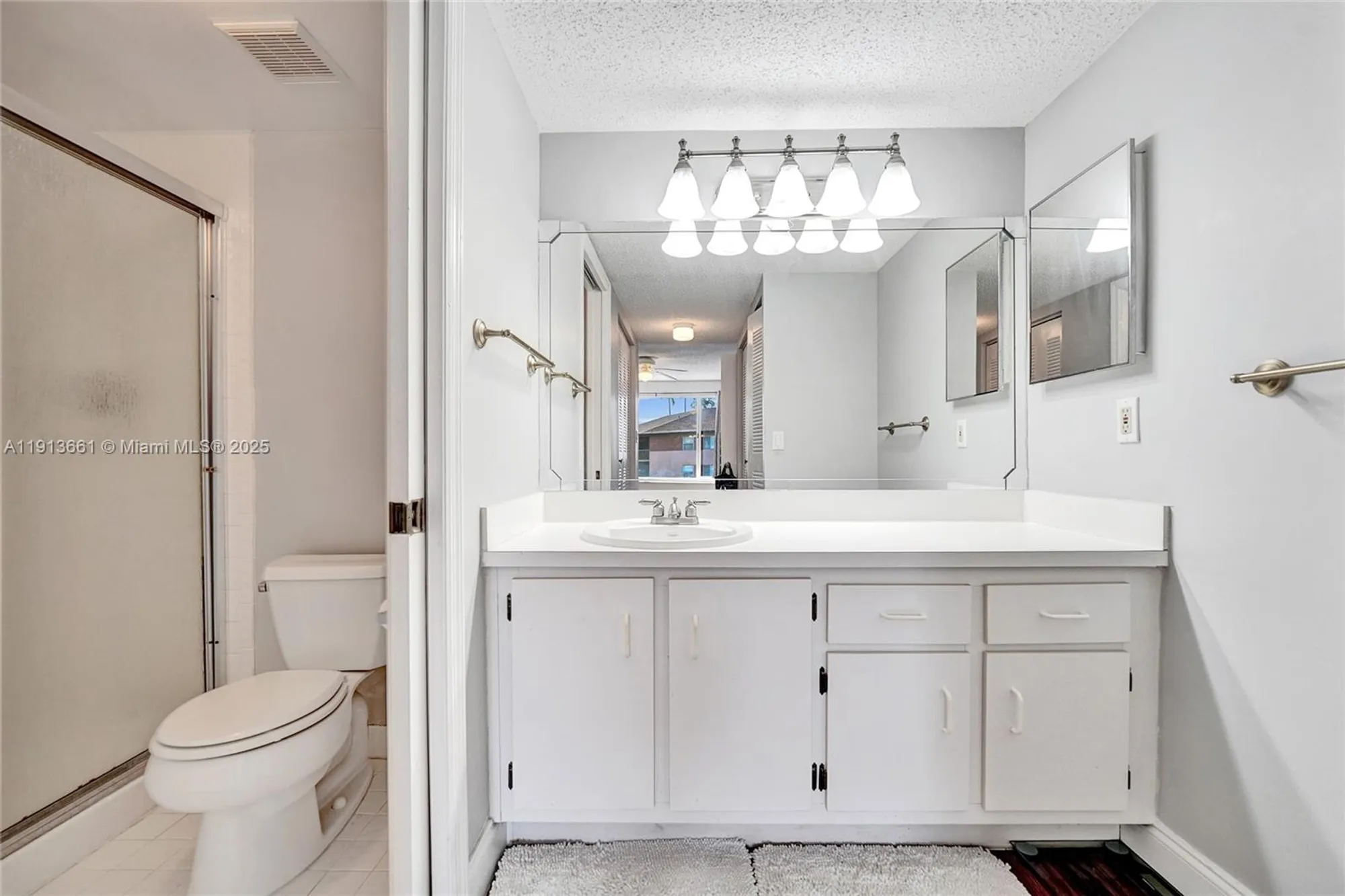 Property Slideshow image 25 of 38 | 7331 s devon dr # 215, Tamarac, FL, 33321