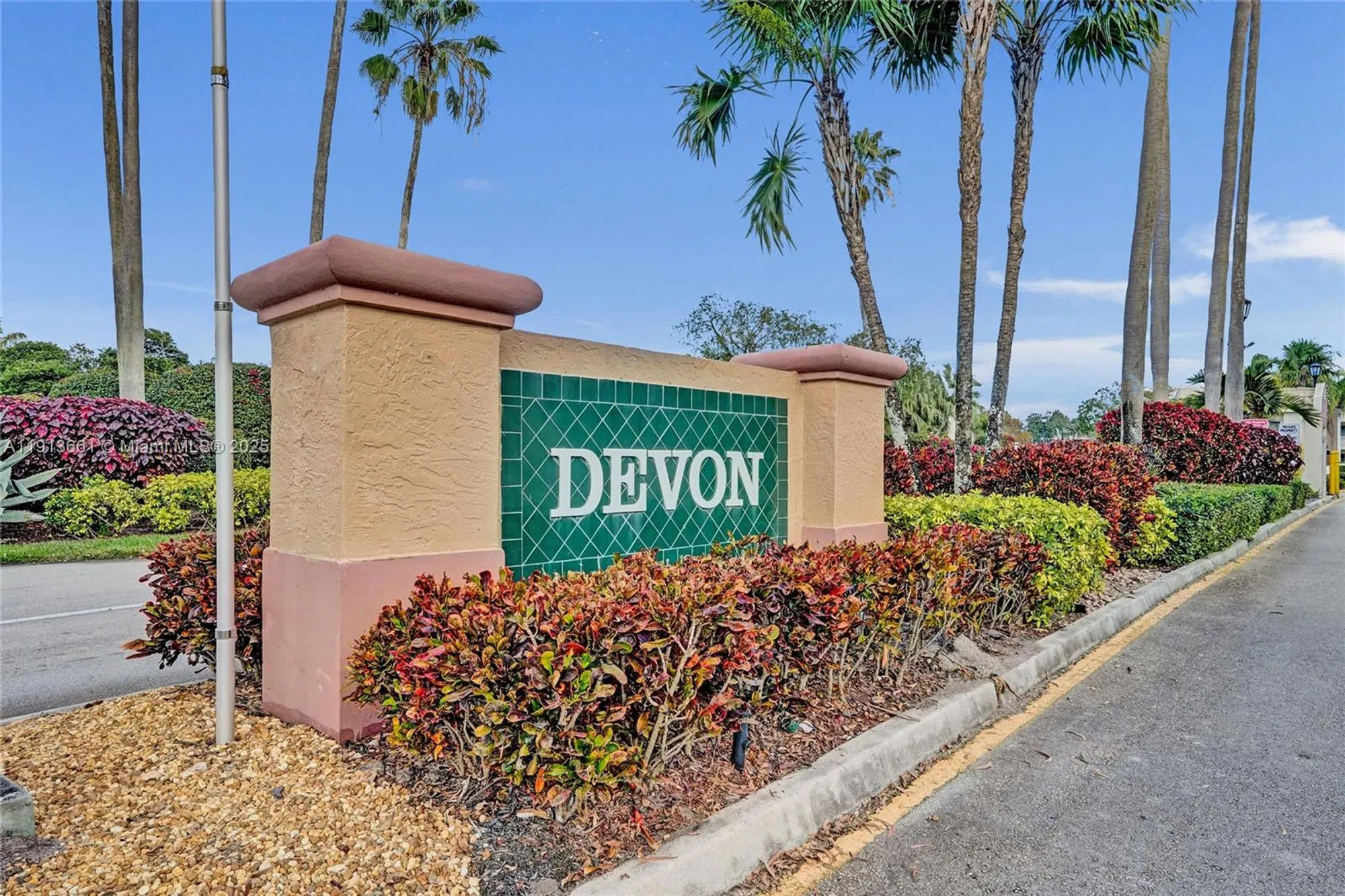 Property Slideshow image 32 of 38 | 7331 s devon dr # 215, Tamarac, FL, 33321