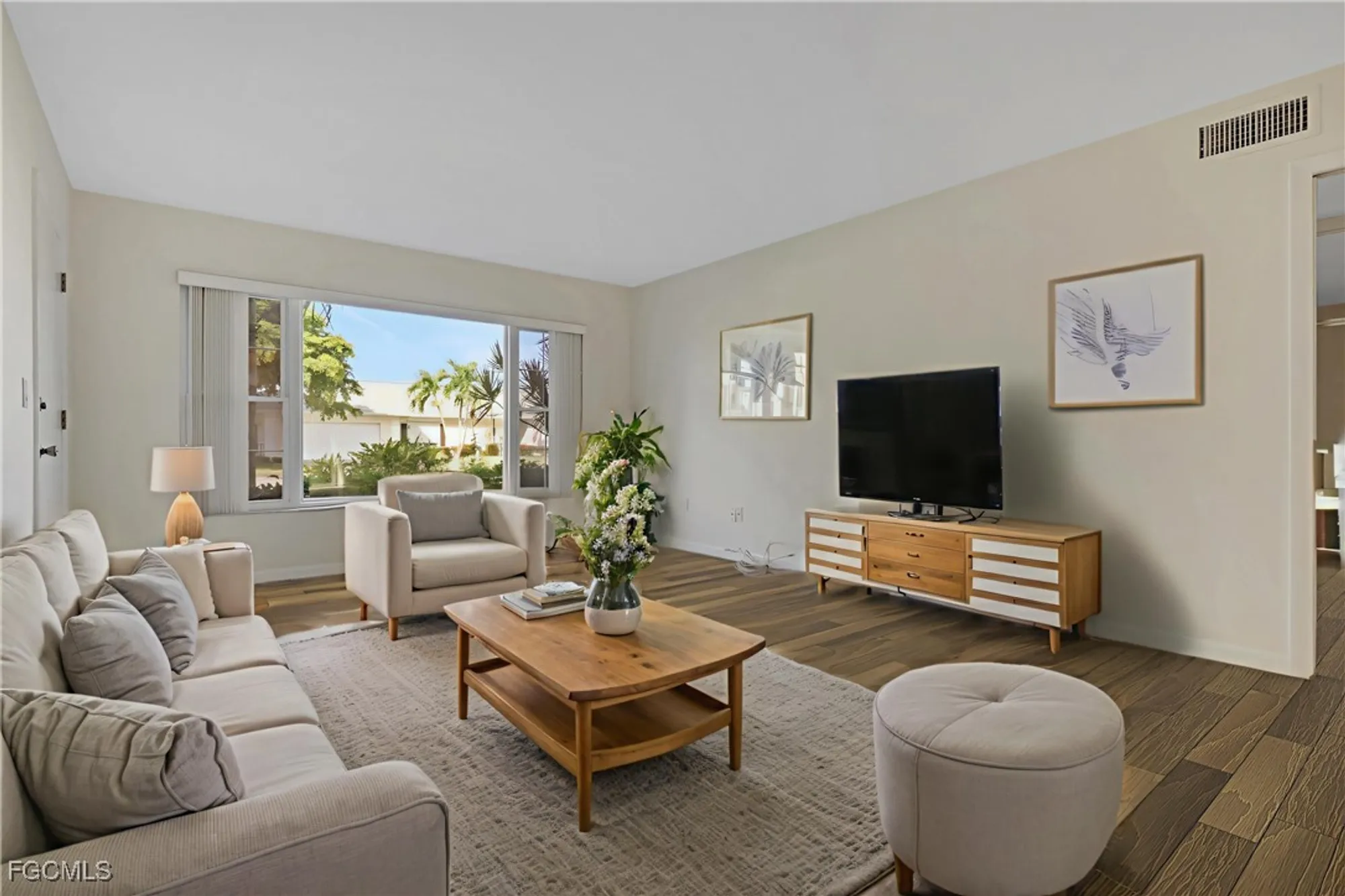 Property Slideshow image 4 of 34 | 1322 s brandywine cir 1, Fort Myers, FL, 33919