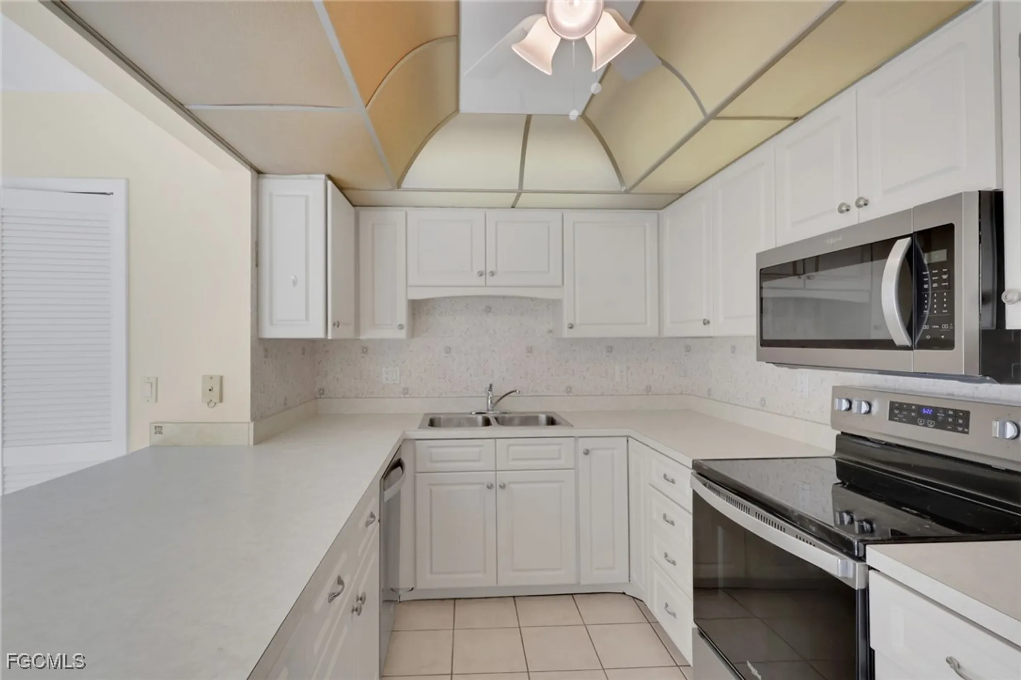 Property Slideshow image 8 of 34 | 1322 s brandywine cir 1, Fort Myers, FL, 33919