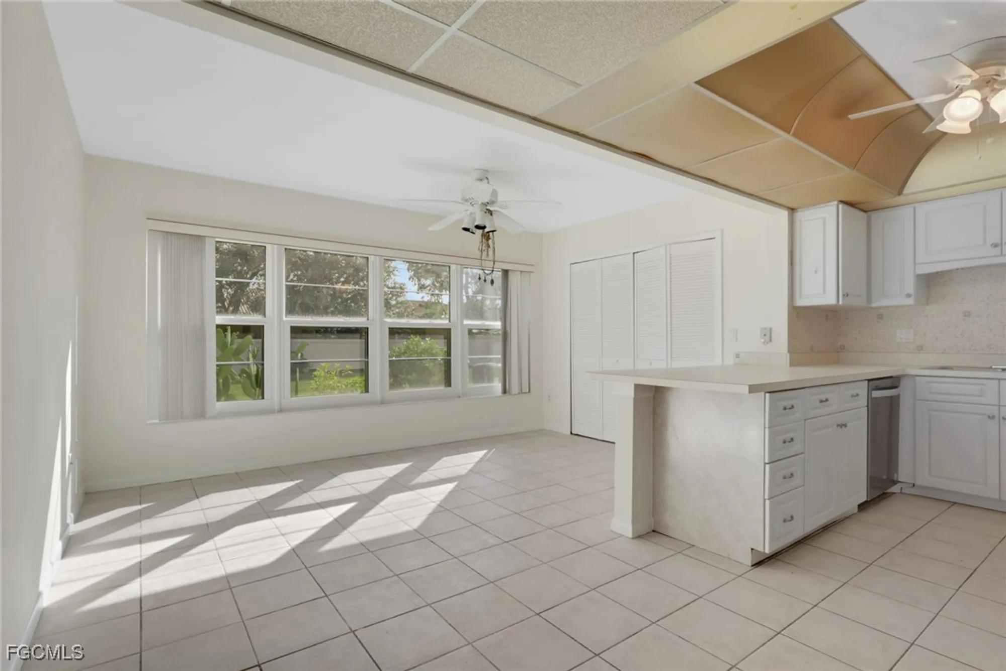 Property Slideshow image 9 of 34 | 1322 s brandywine cir 1, Fort Myers, FL, 33919