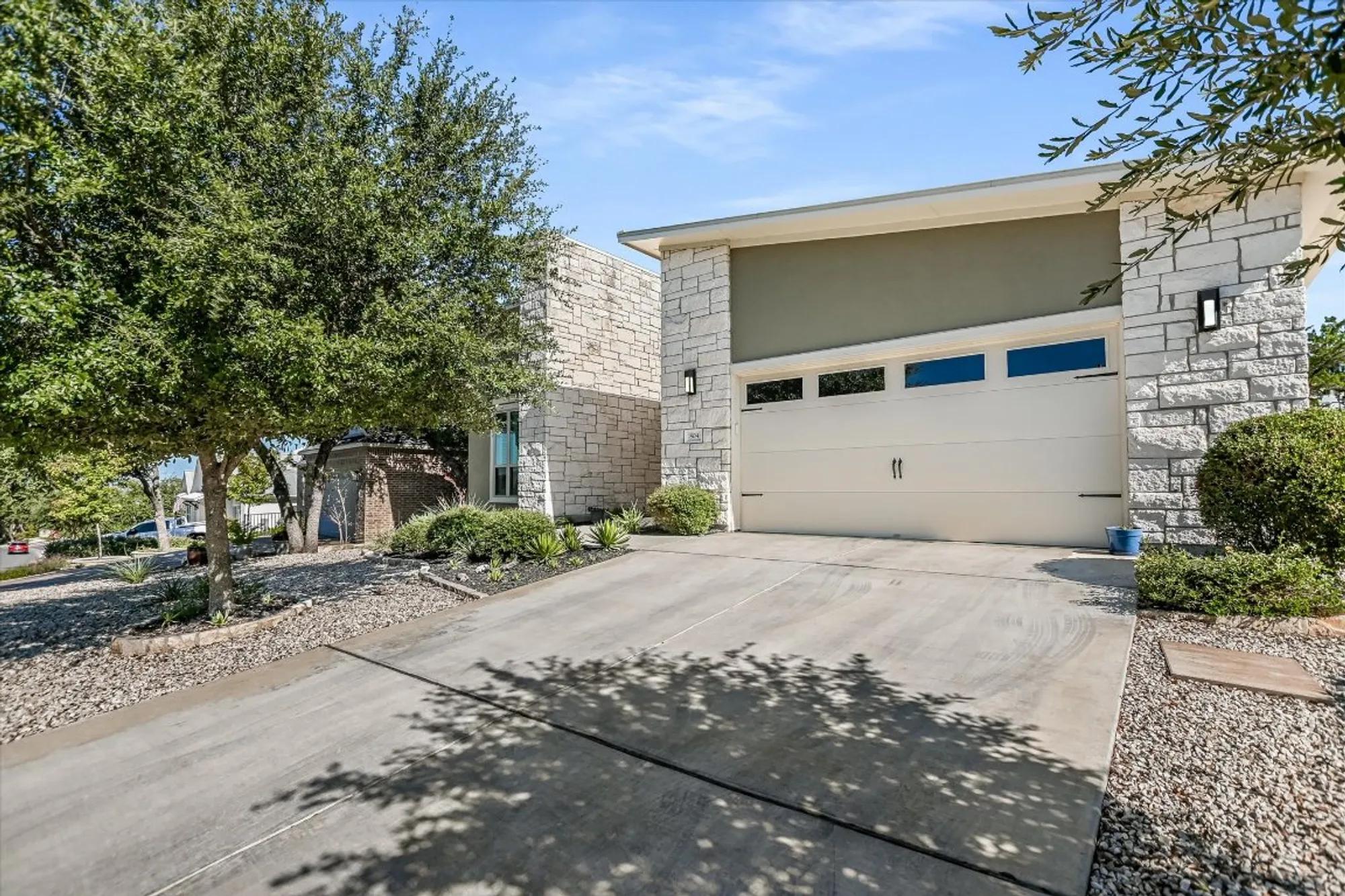 Property Slideshow image 2 of 21 | 804 dancing oak ln, San Marcos, TX, 78666