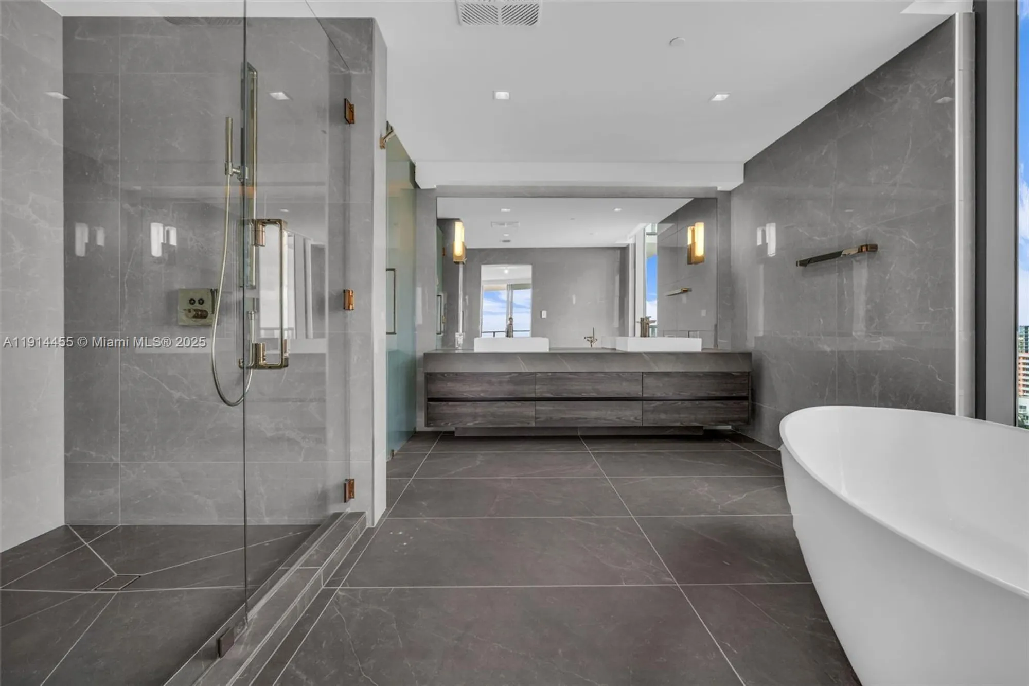 Property Slideshow image 24 of 54 | 1116 n ocean blvd unit 1106, Pompano Beach, FL, 33062