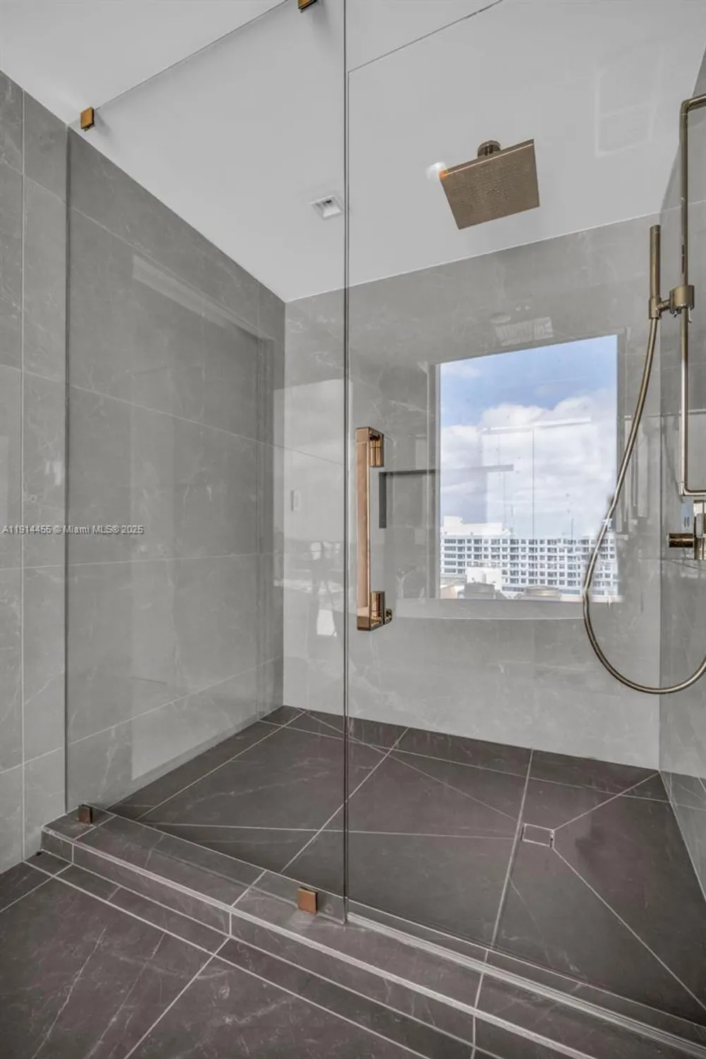 Property Slideshow image 28 of 54 | 1116 n ocean blvd unit 1106, Pompano Beach, FL, 33062