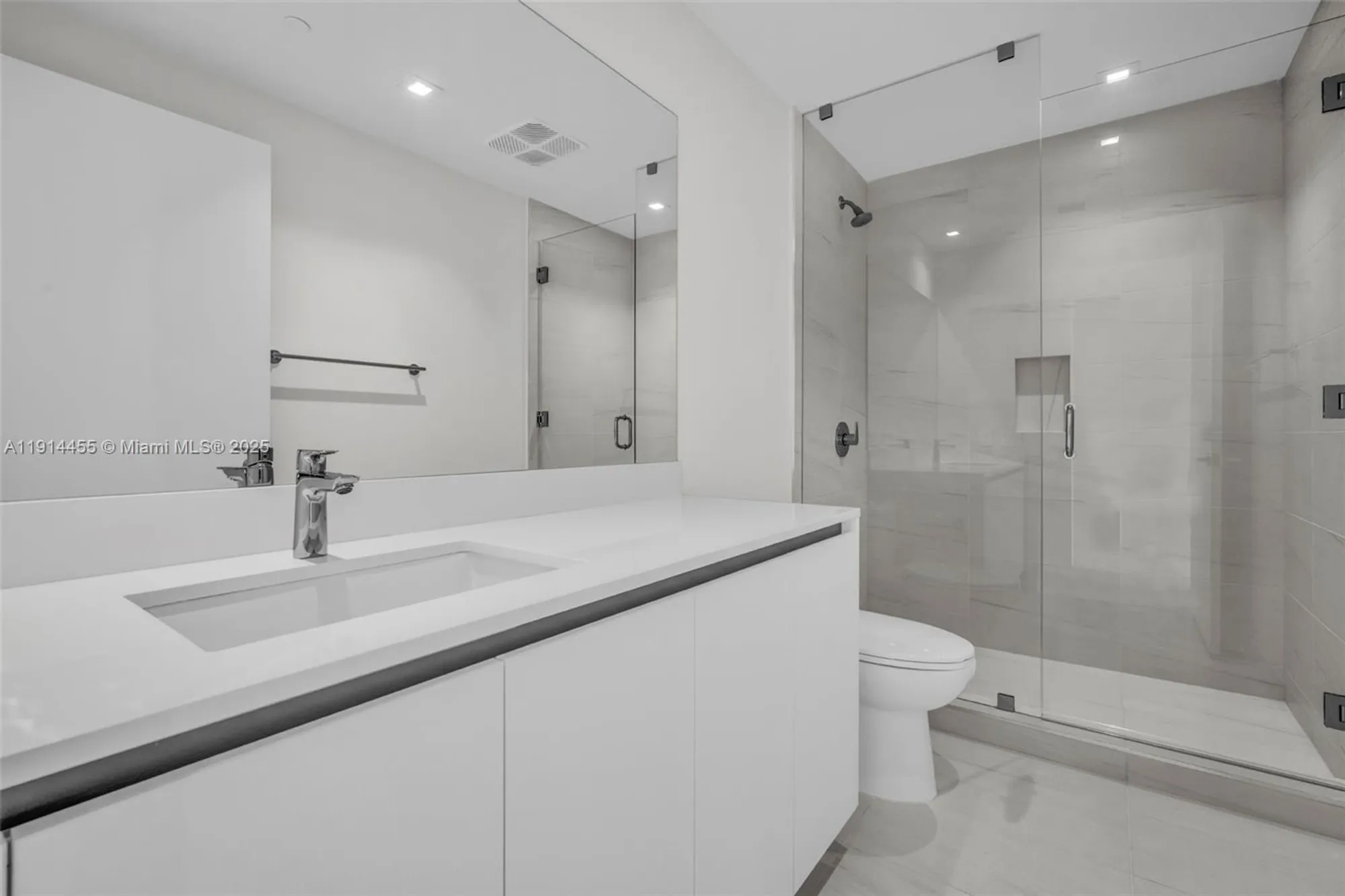 Property Slideshow image 32 of 54 | 1116 n ocean blvd unit 1106, Pompano Beach, FL, 33062