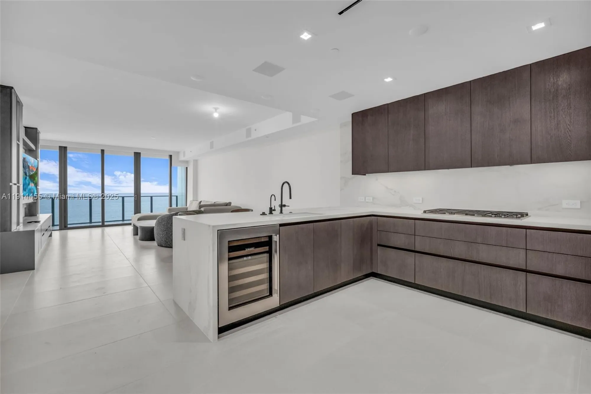 Property Slideshow image 5 of 54 | 1116 n ocean blvd unit 1106, Pompano Beach, FL, 33062