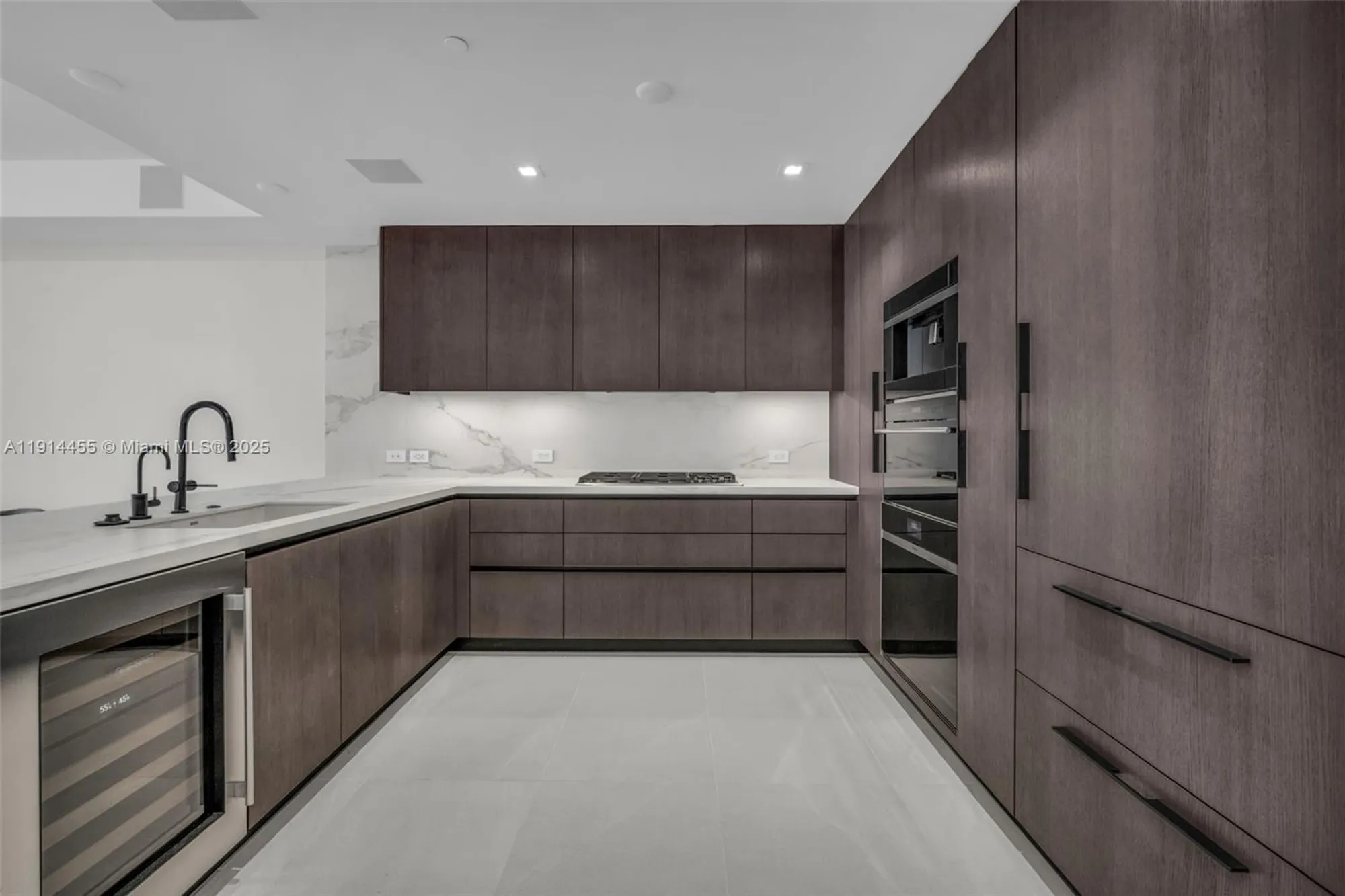 Property Slideshow image 6 of 54 | 1116 n ocean blvd unit 1106, Pompano Beach, FL, 33062