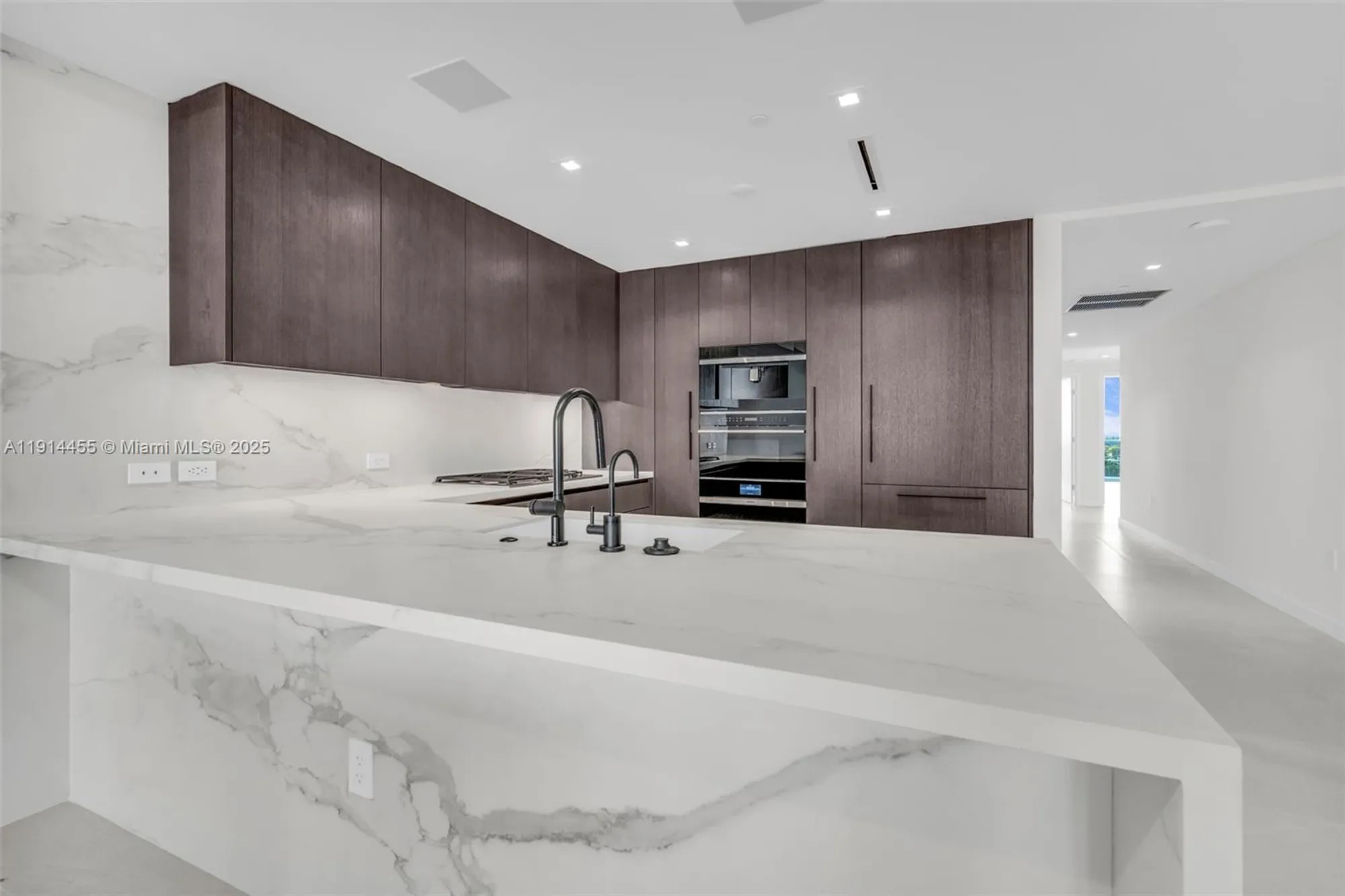 Property Slideshow image 8 of 54 | 1116 n ocean blvd unit 1106, Pompano Beach, FL, 33062