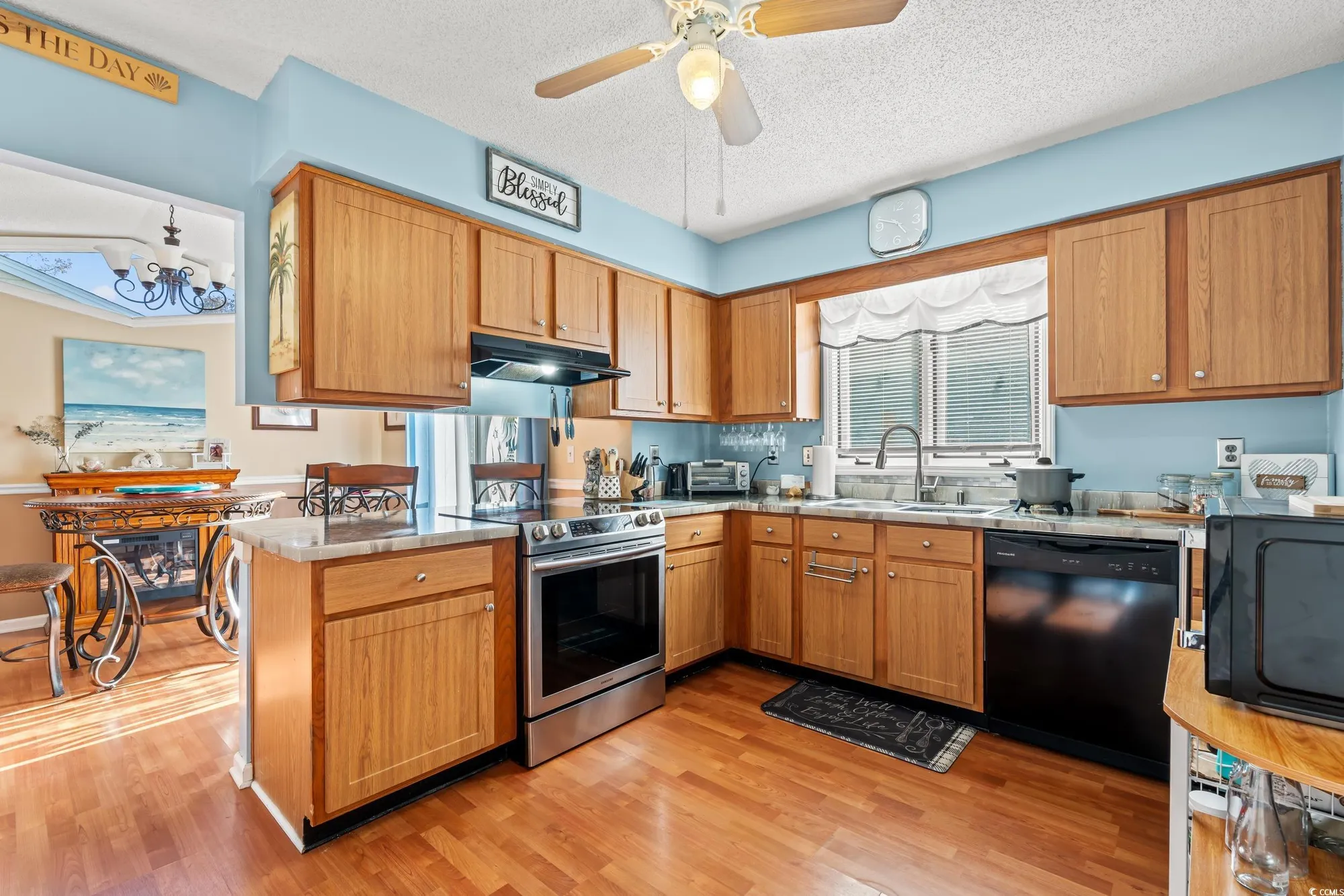 Property Slideshow image 10 of 40 | 308 killarney dr, Myrtle Beach, SC, 29588