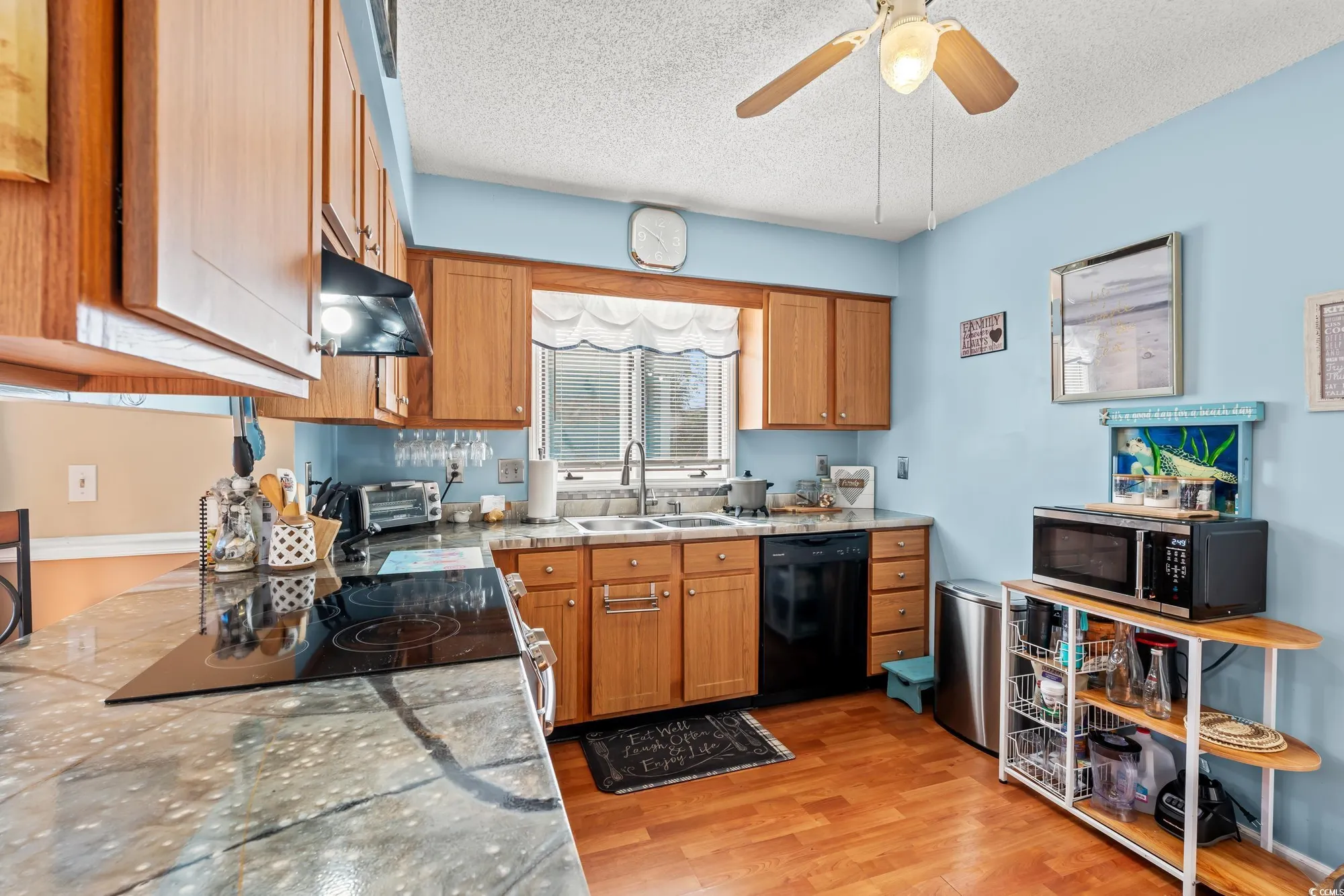 Property Slideshow image 9 of 40 | 308 killarney dr, Myrtle Beach, SC, 29588