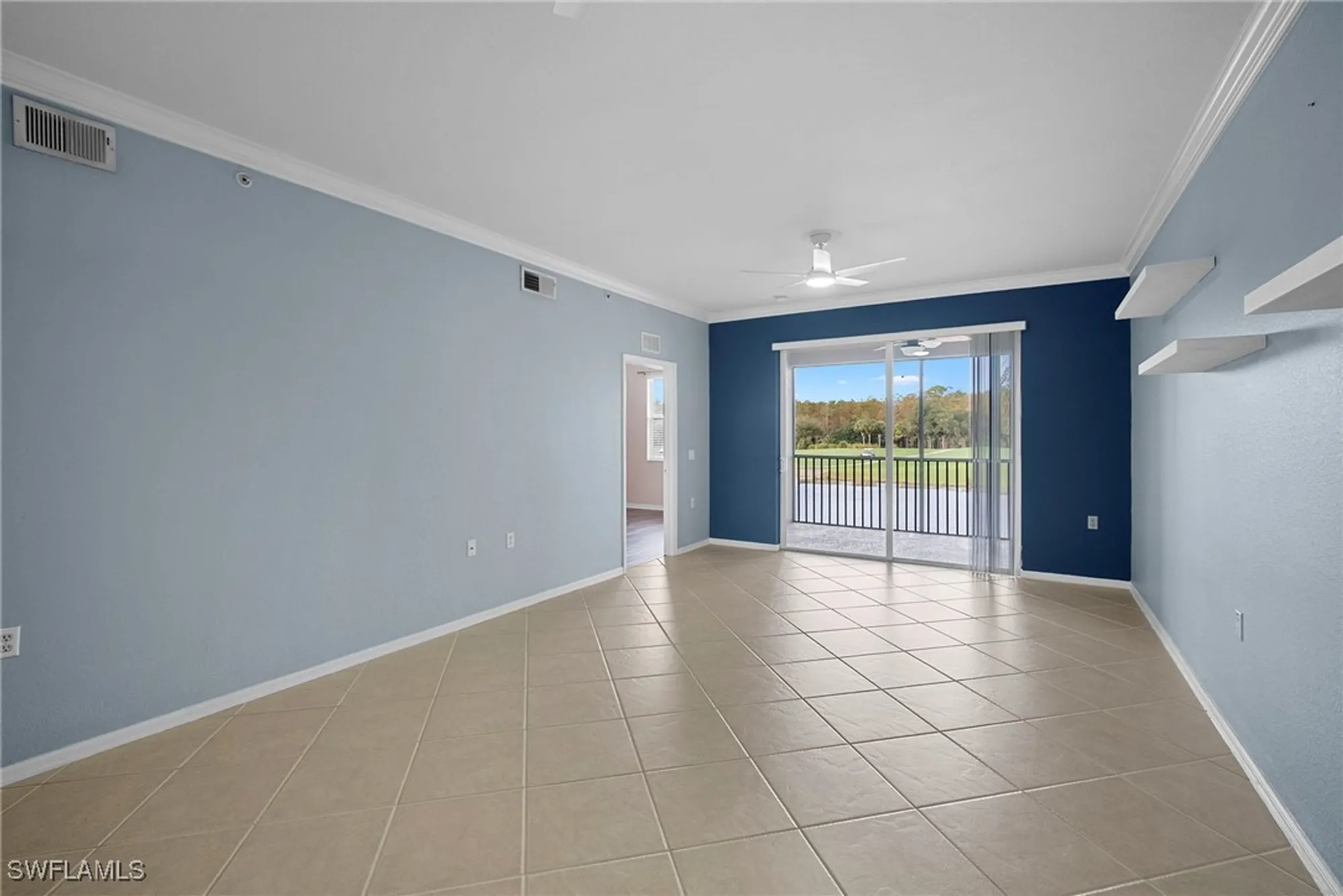 Property Slideshow image 10 of 50 | 10275 heritage bay blvd 725, Naples, FL, 34120