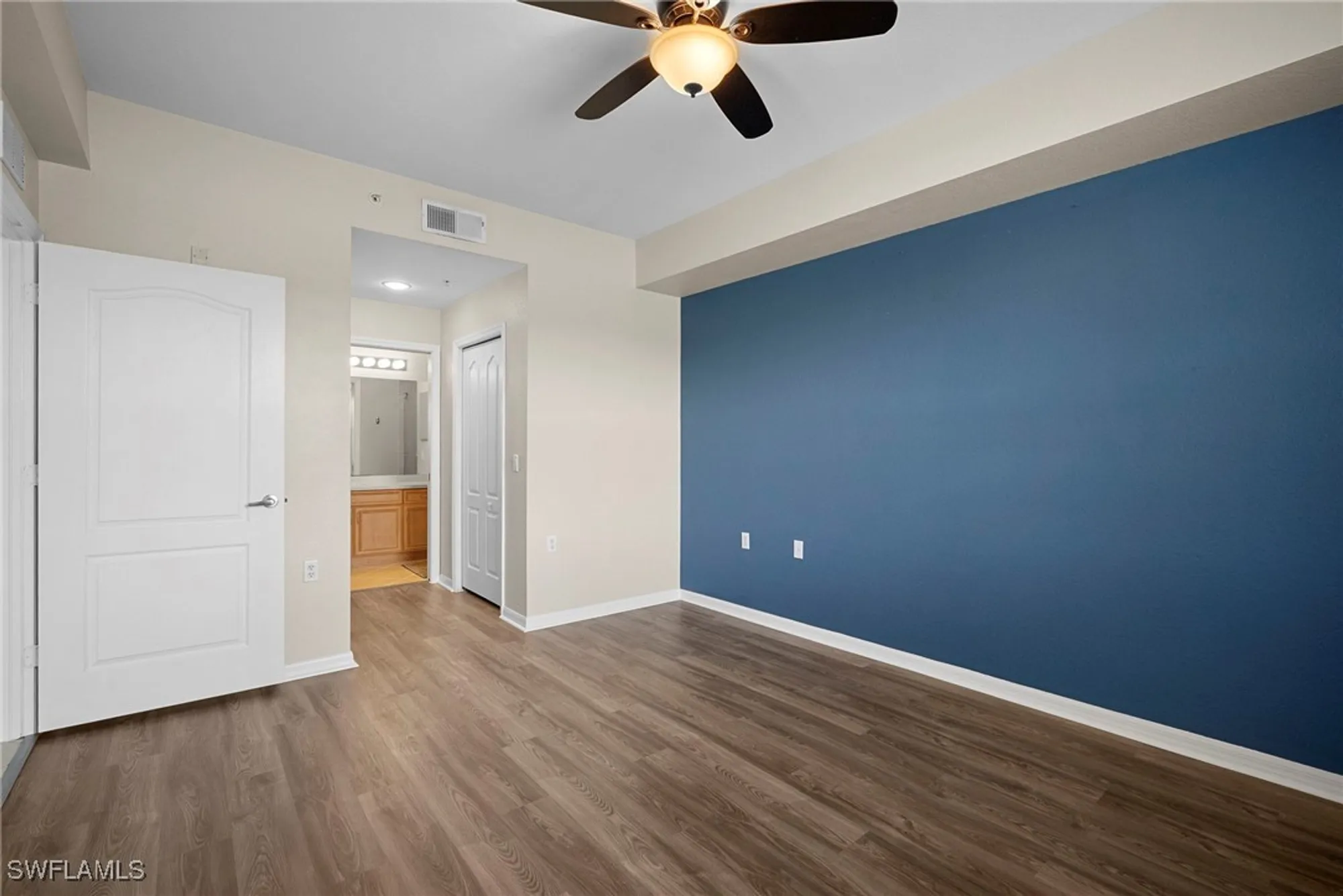 Property Slideshow image 21 of 50 | 10275 heritage bay blvd 725, Naples, FL, 34120