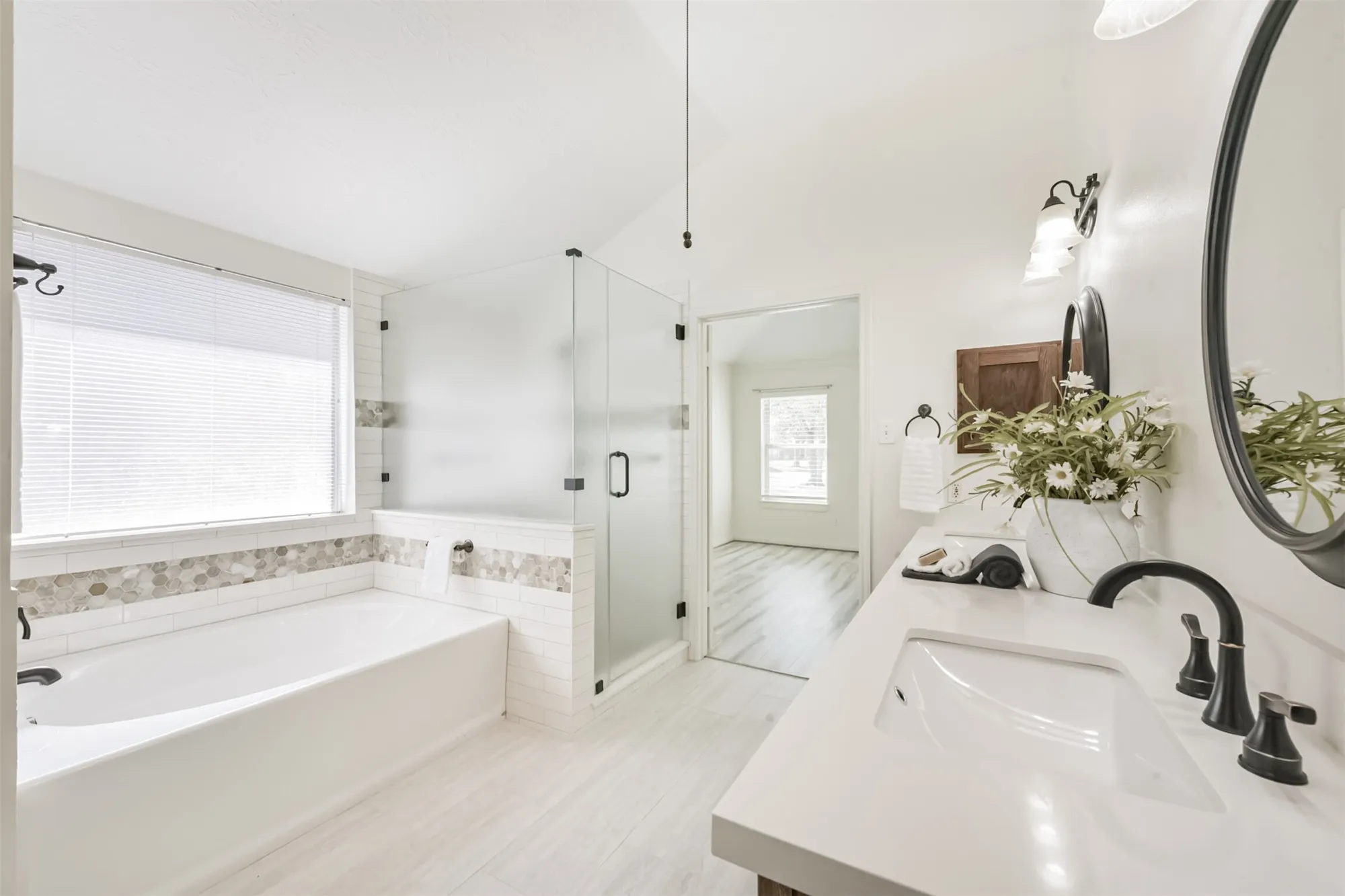 Property Slideshow image 24 of 36 | 3810 e peach hollow cir, Pearland, TX, 77584