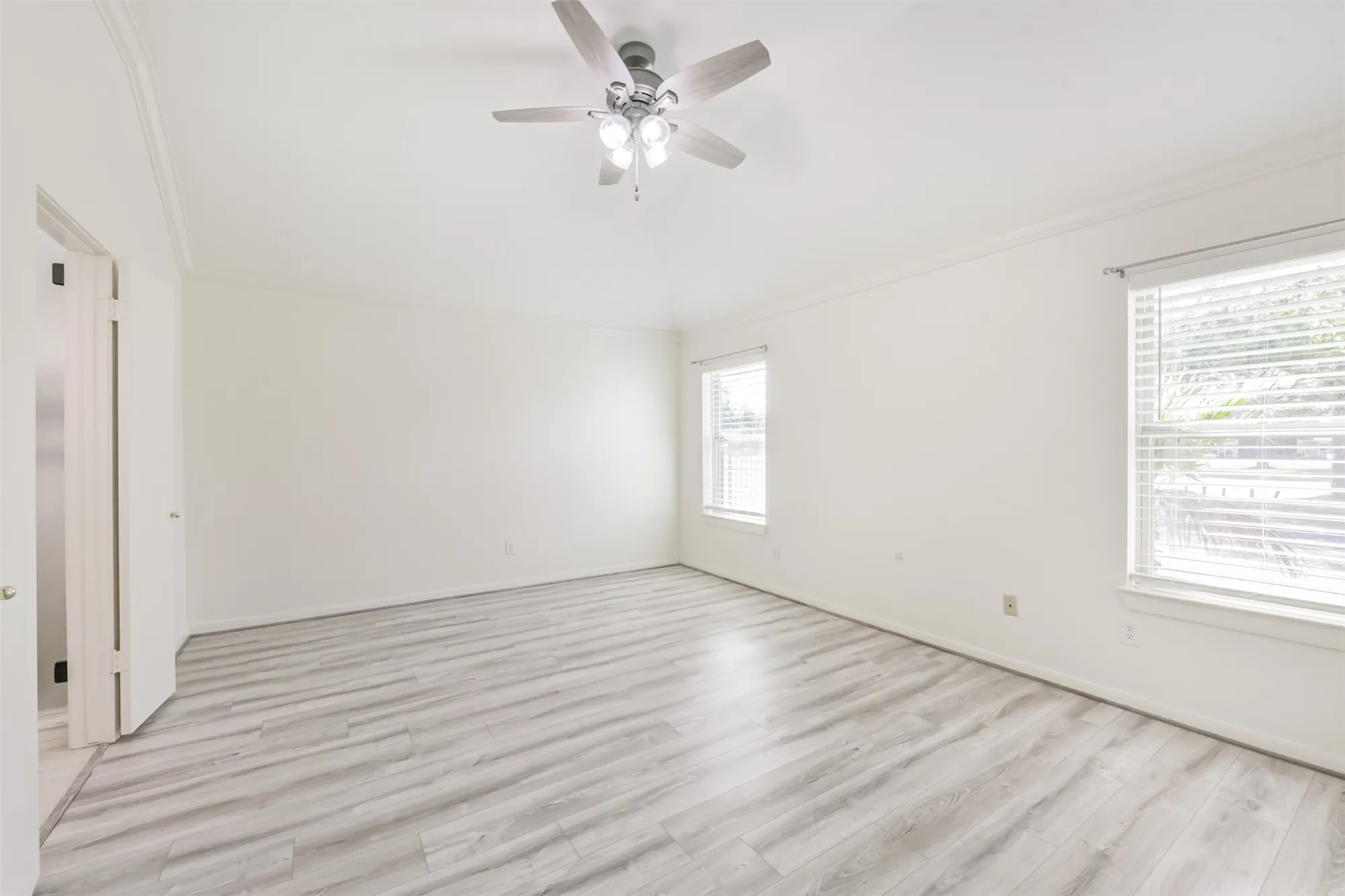 Property Slideshow image 20 of 36 | 3810 e peach hollow cir, Pearland, TX, 77584