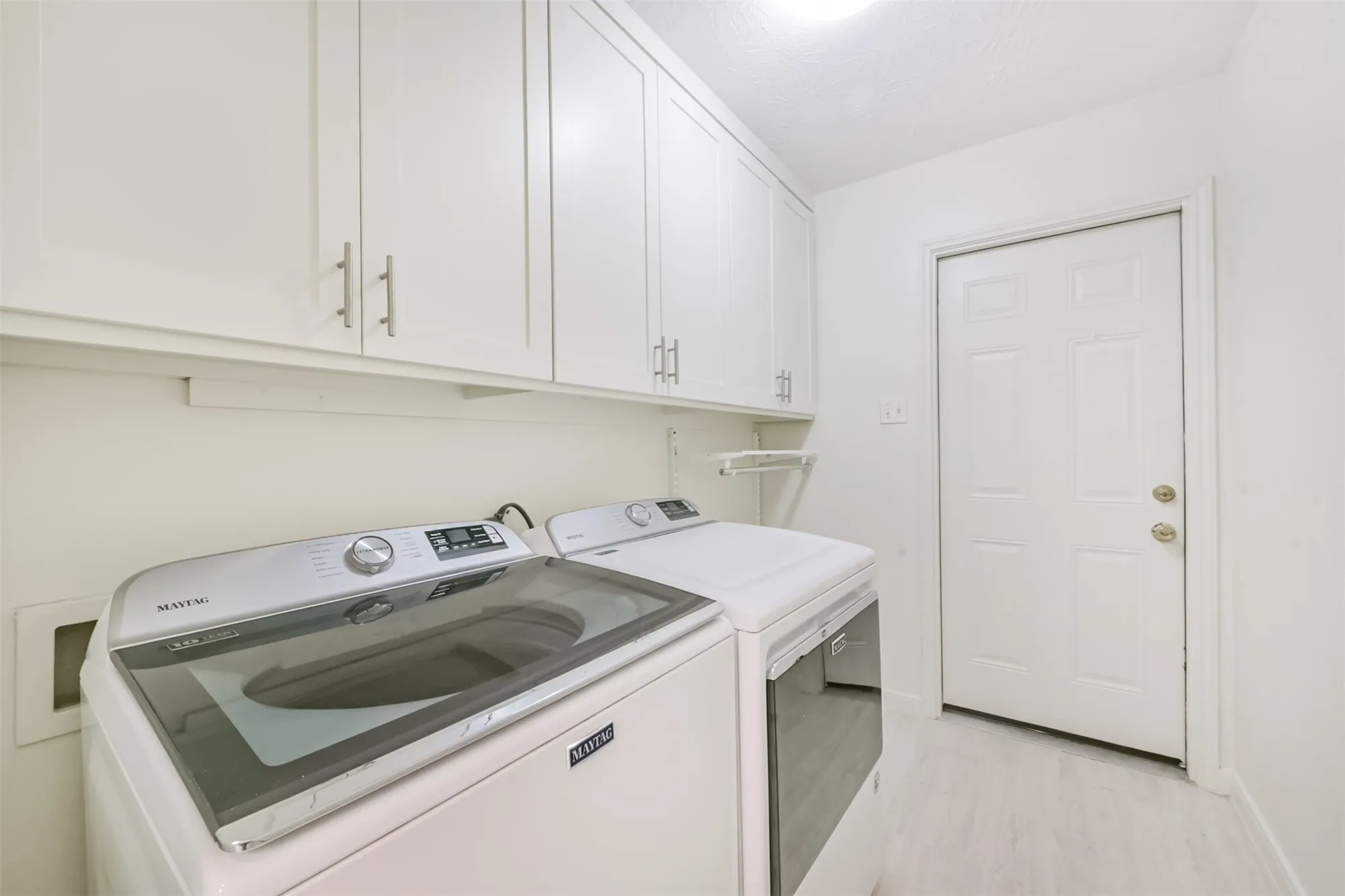 Property Slideshow image 32 of 36 | 3810 e peach hollow cir, Pearland, TX, 77584