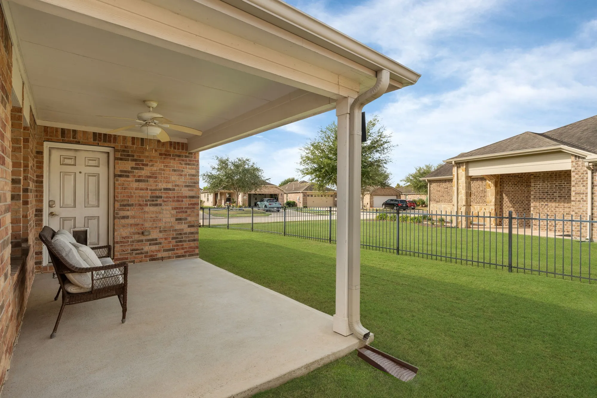 Property Slideshow image 30 of 33 | 638 saffron plum ln, Richmond, TX, 77469
