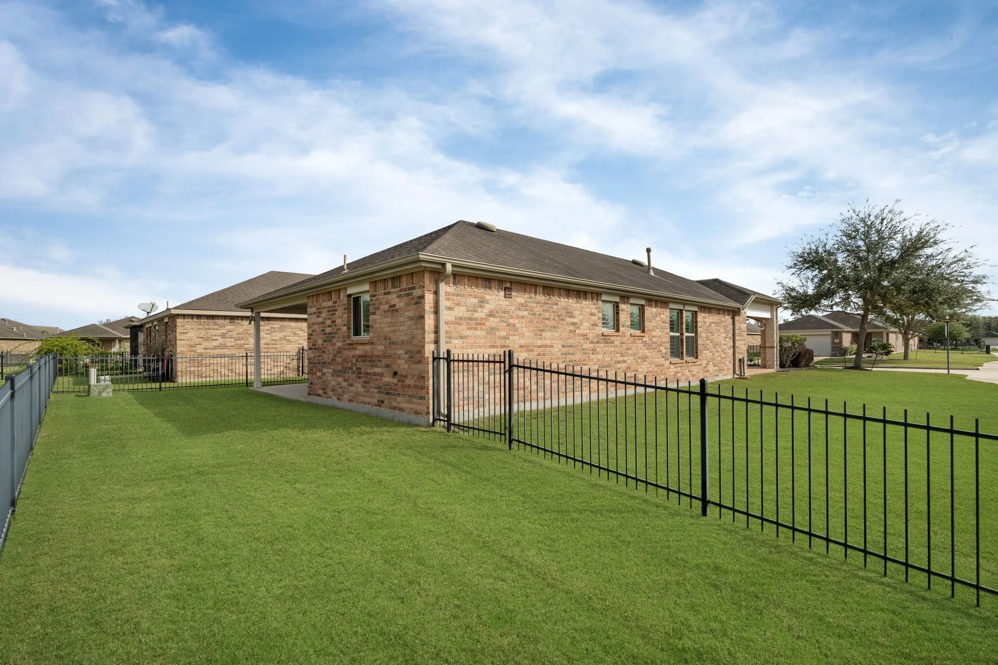 Property Slideshow image 32 of 33 | 638 saffron plum ln, Richmond, TX, 77469