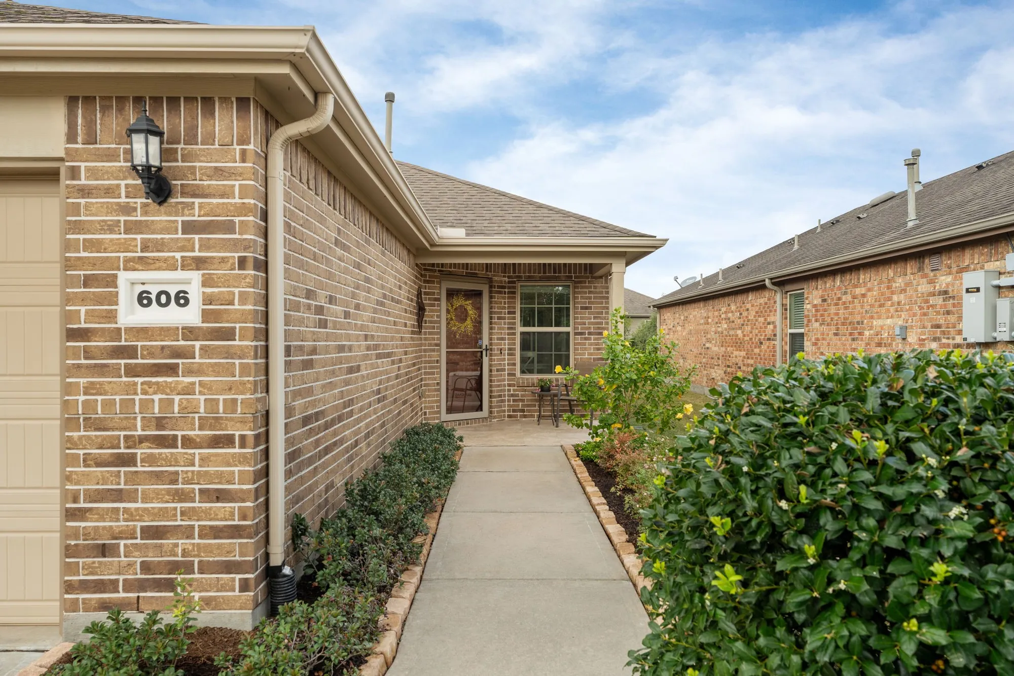 Property Slideshow image 3 of 45 | 606 saguaro way, Richmond, TX, 77469