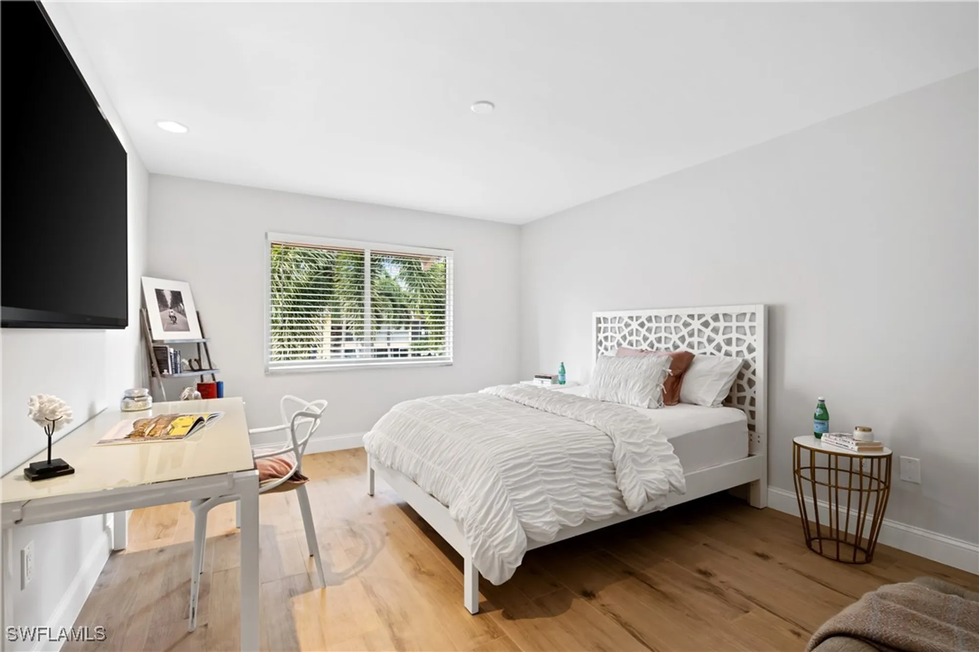 Property Slideshow image 25 of 31 | 3200 binnacle dr c3, Naples, FL, 34103