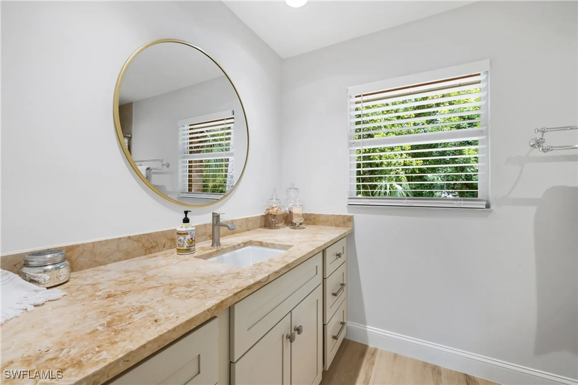 Property Slideshow image 21 of 31 | 3200 binnacle dr c3, Naples, FL, 34103