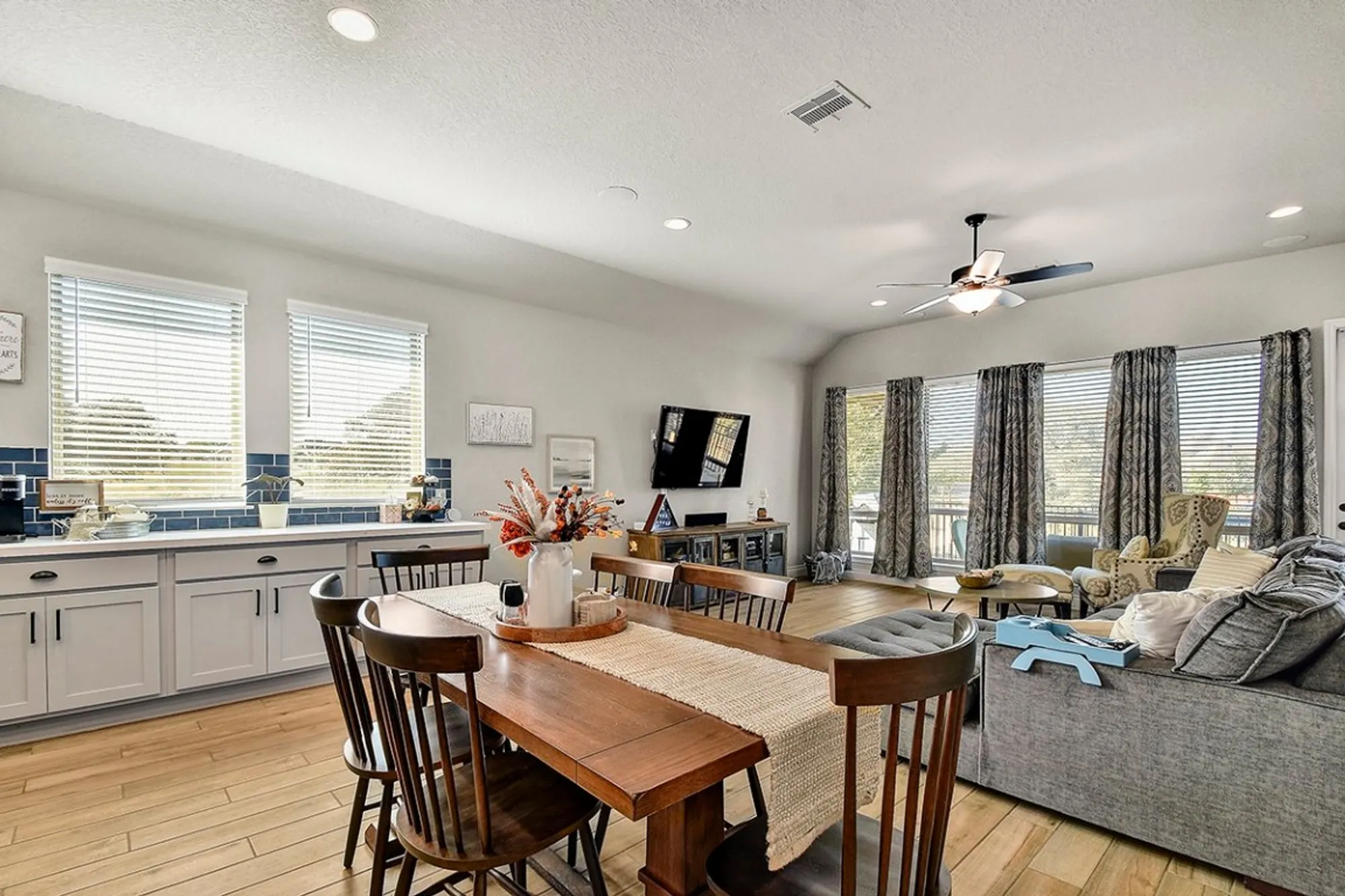 Property Slideshow image 15 of 31 | 2192 august ave, New Braunfels, TX, 78132